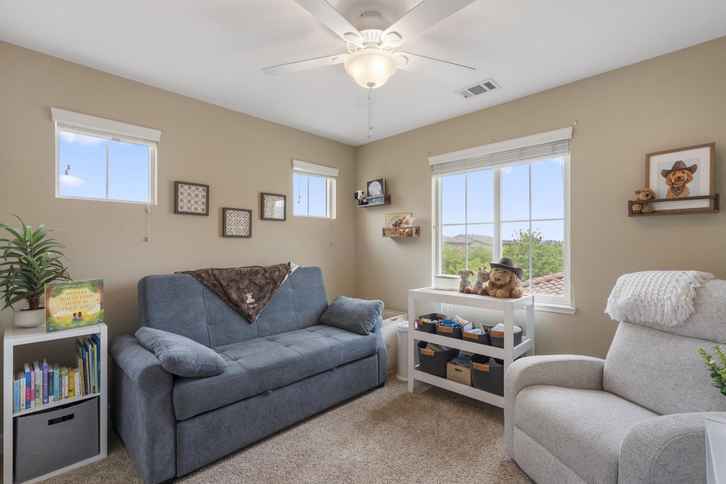574 Selby LN