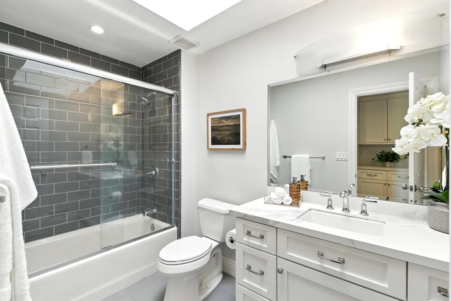 3165 Meadowlands Lane