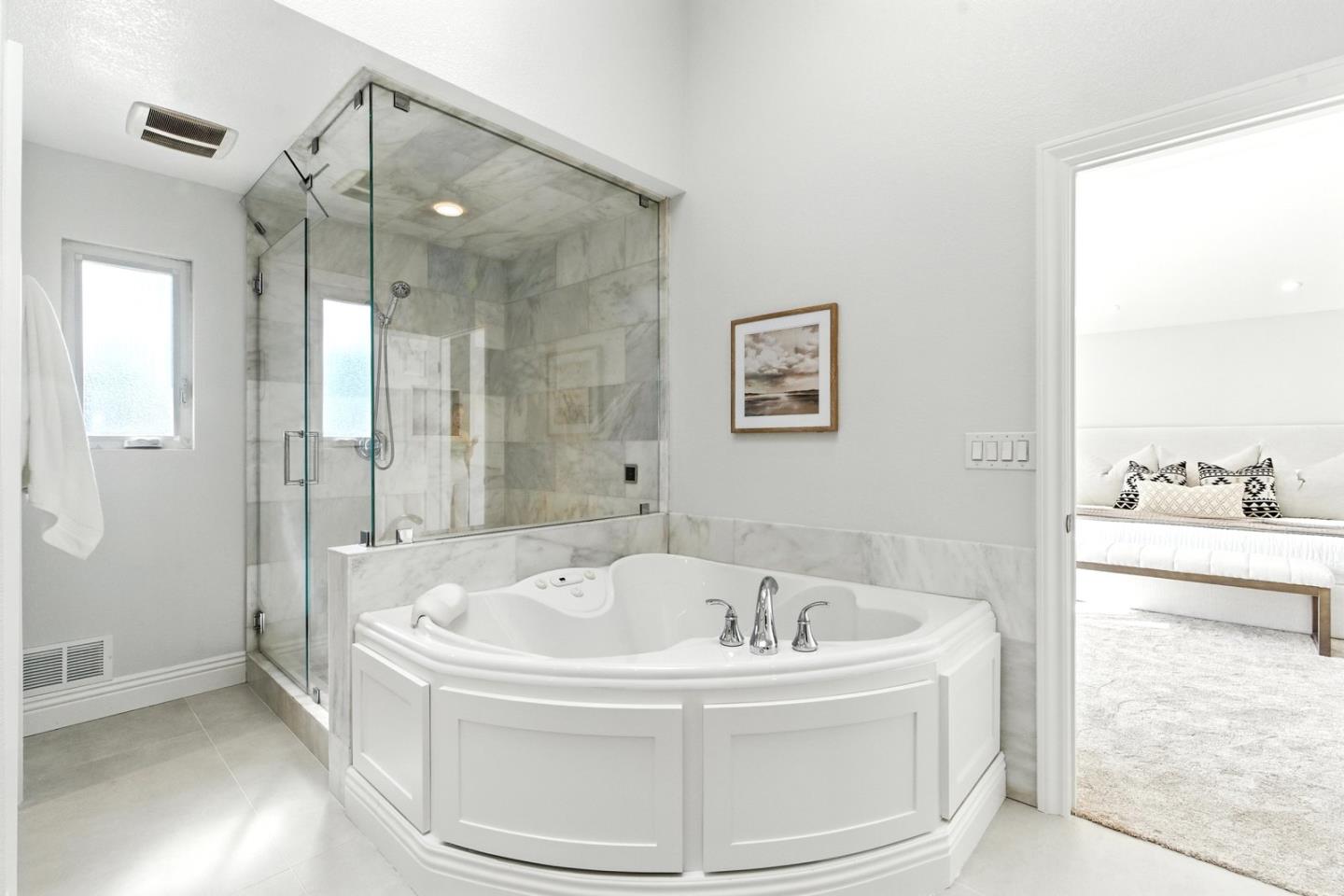 3165 Meadowlands Lane