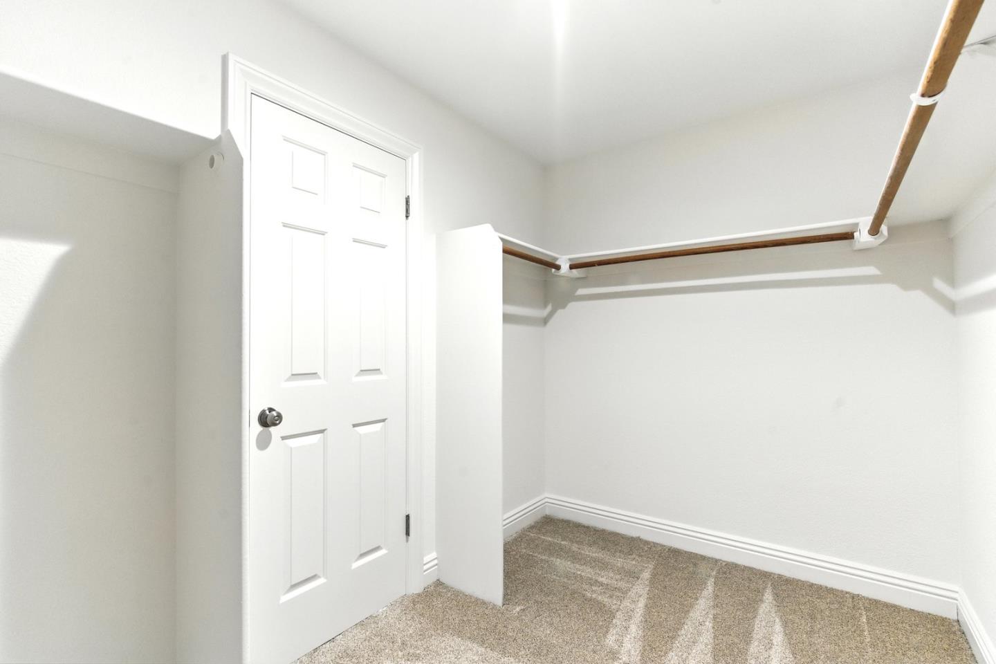 3165 Meadowlands Lane