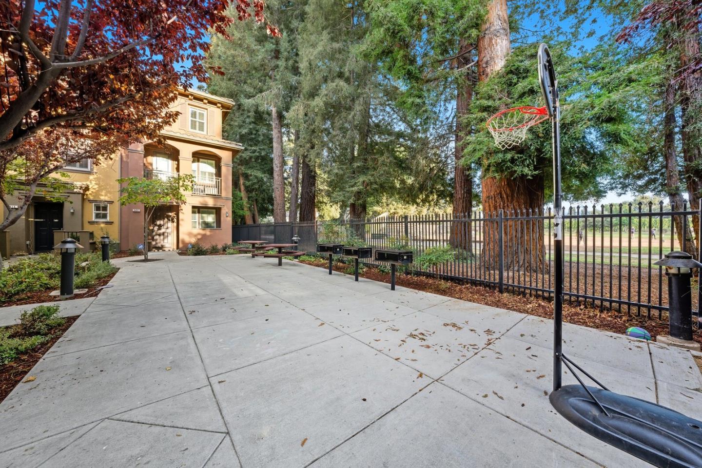 2870 Monroe Terrace