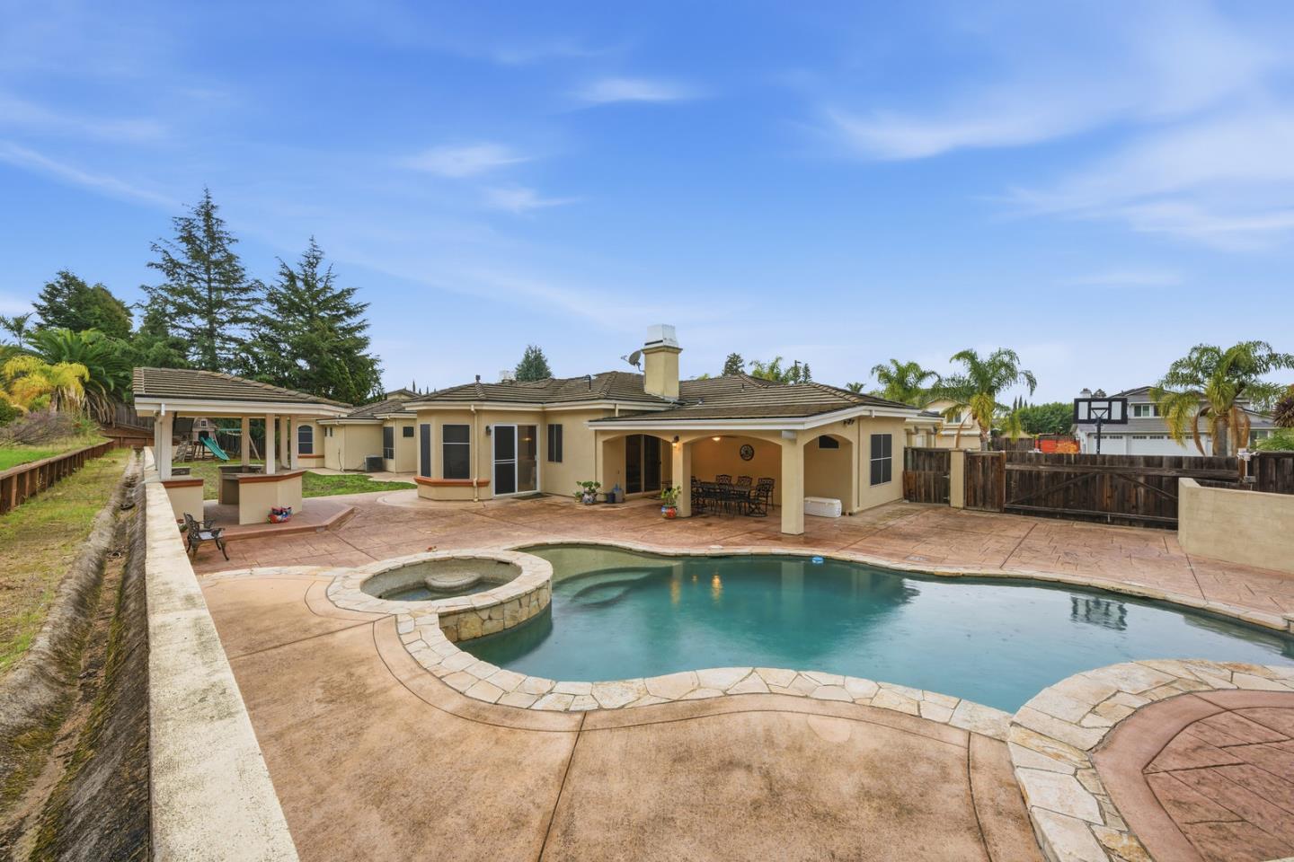 2000 Wellington Drive