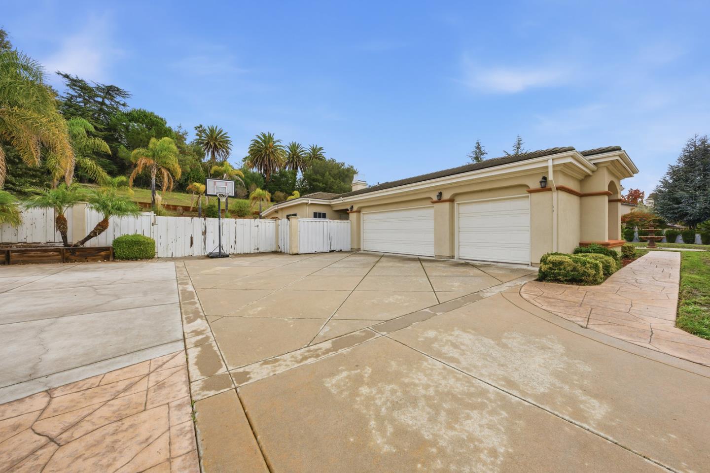 2000 Wellington Drive