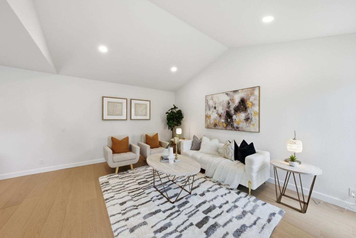 5343 Hounds Estate