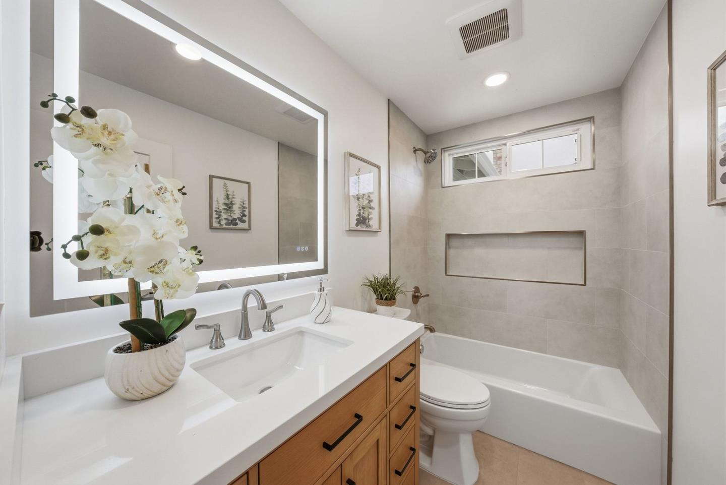 5343 Hounds Estate