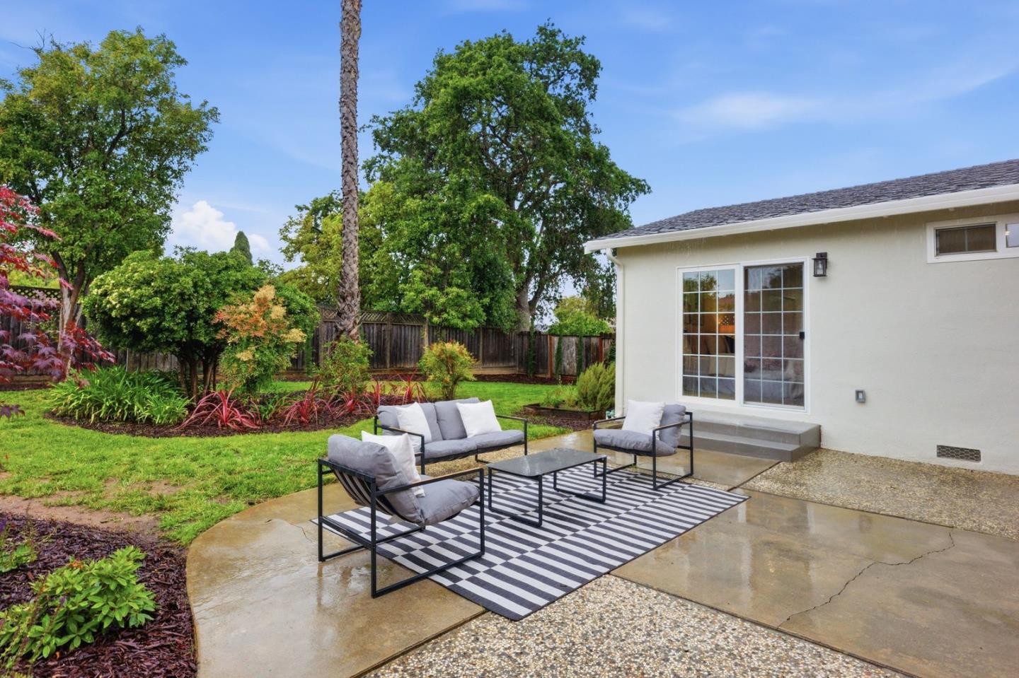 5343 Hounds Estate