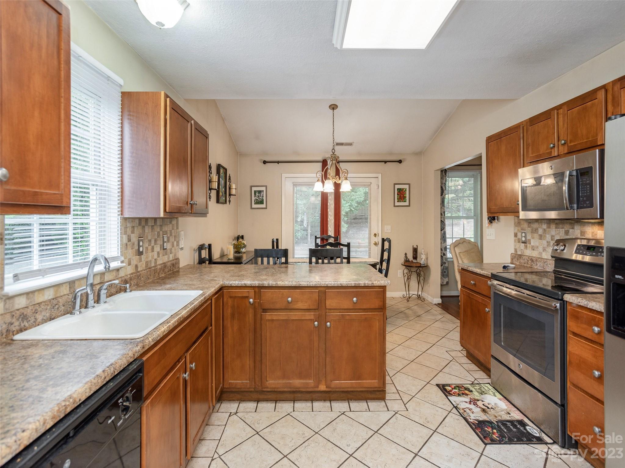 430 Wiltshire Circle