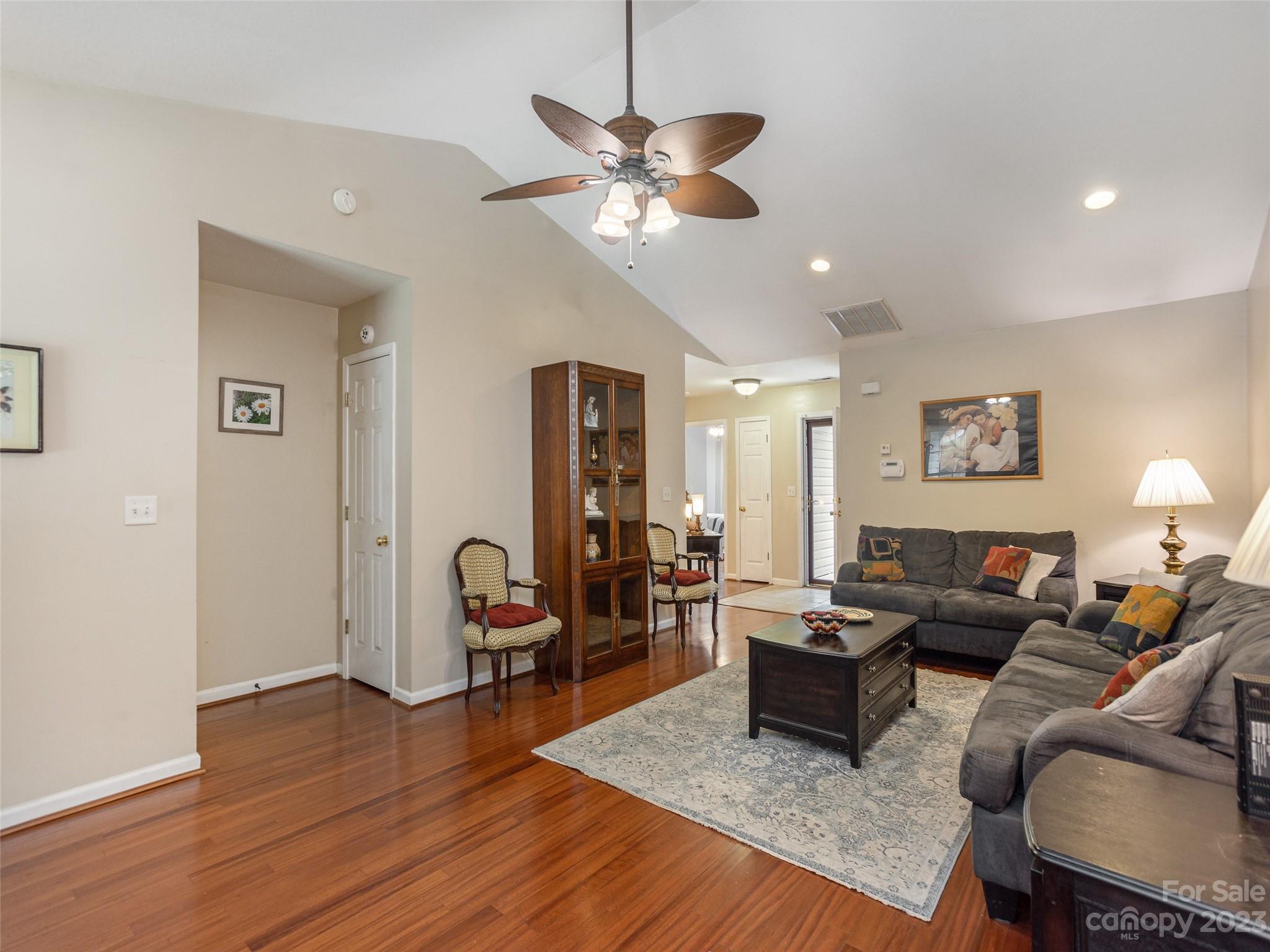 430 Wiltshire Circle