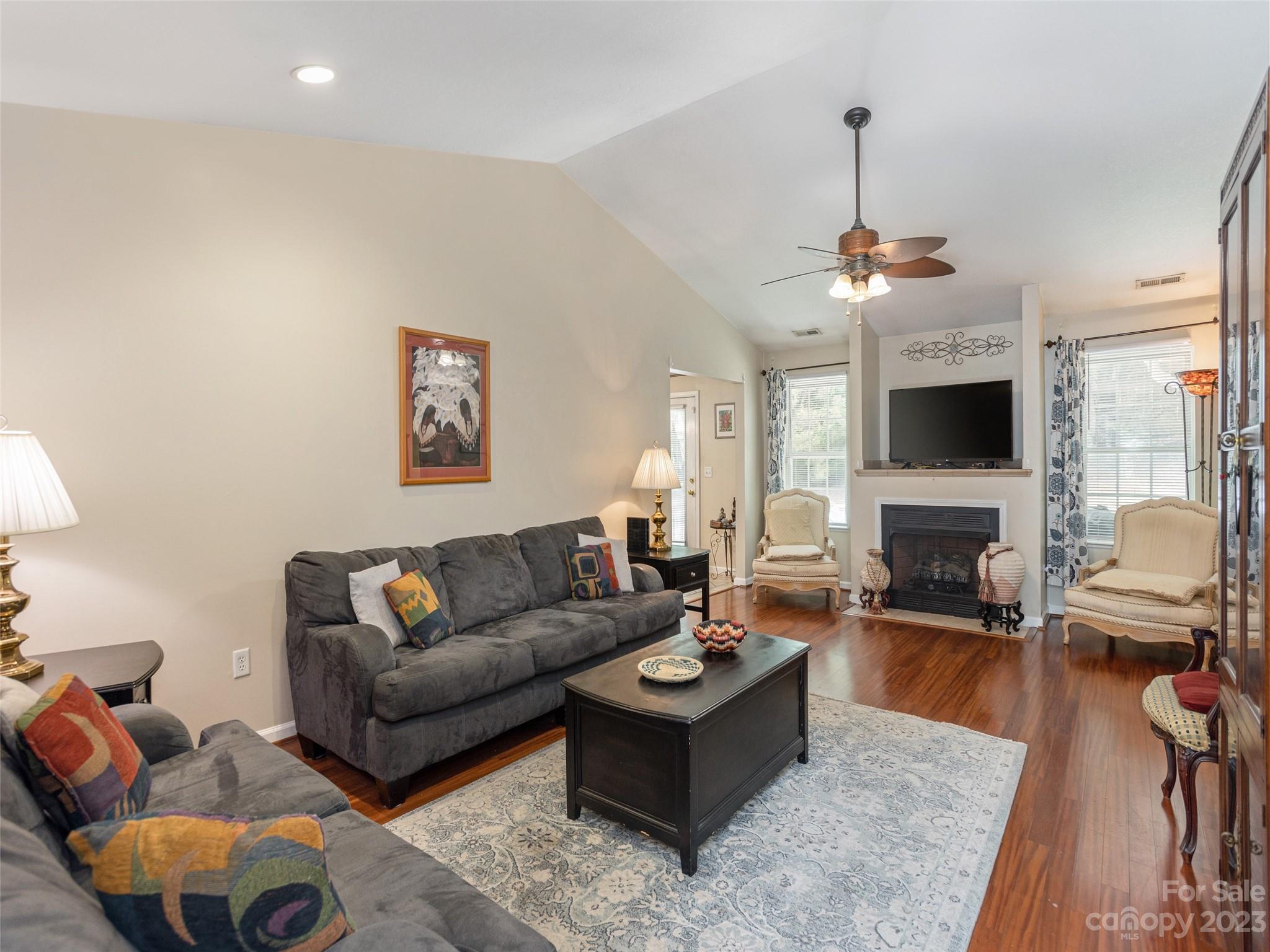430 Wiltshire Circle