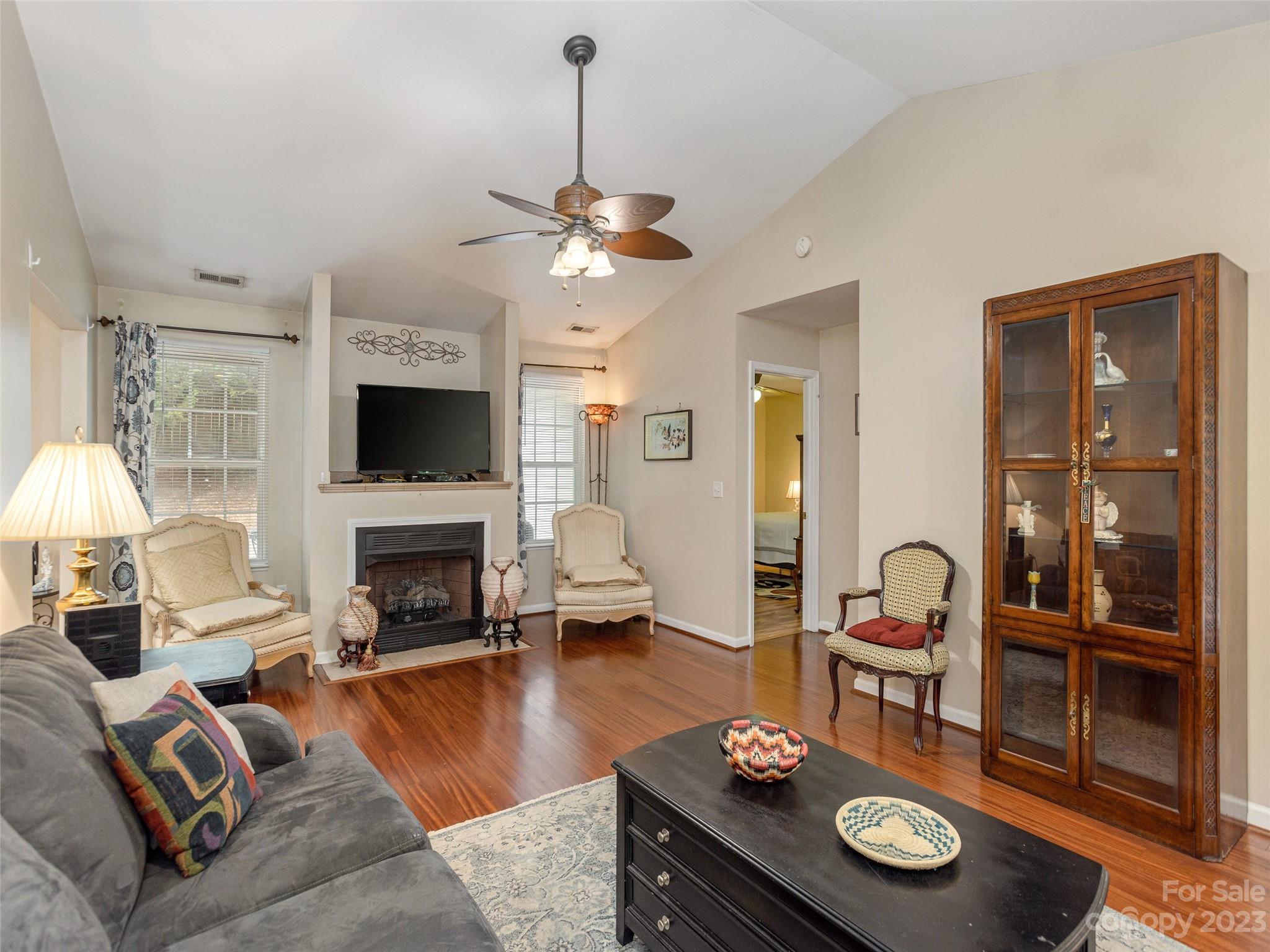 430 Wiltshire Circle