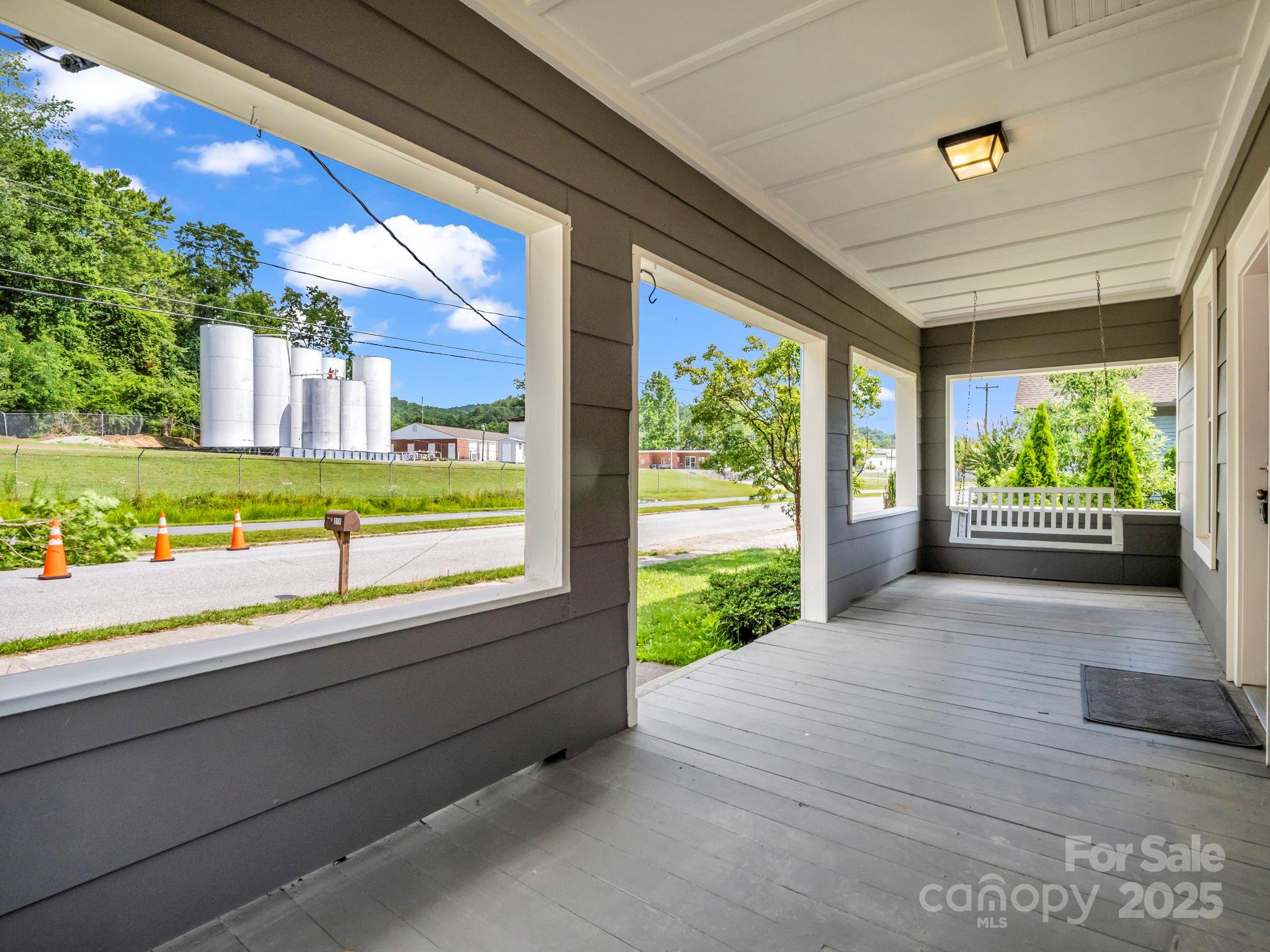 118 Railroad Avenue