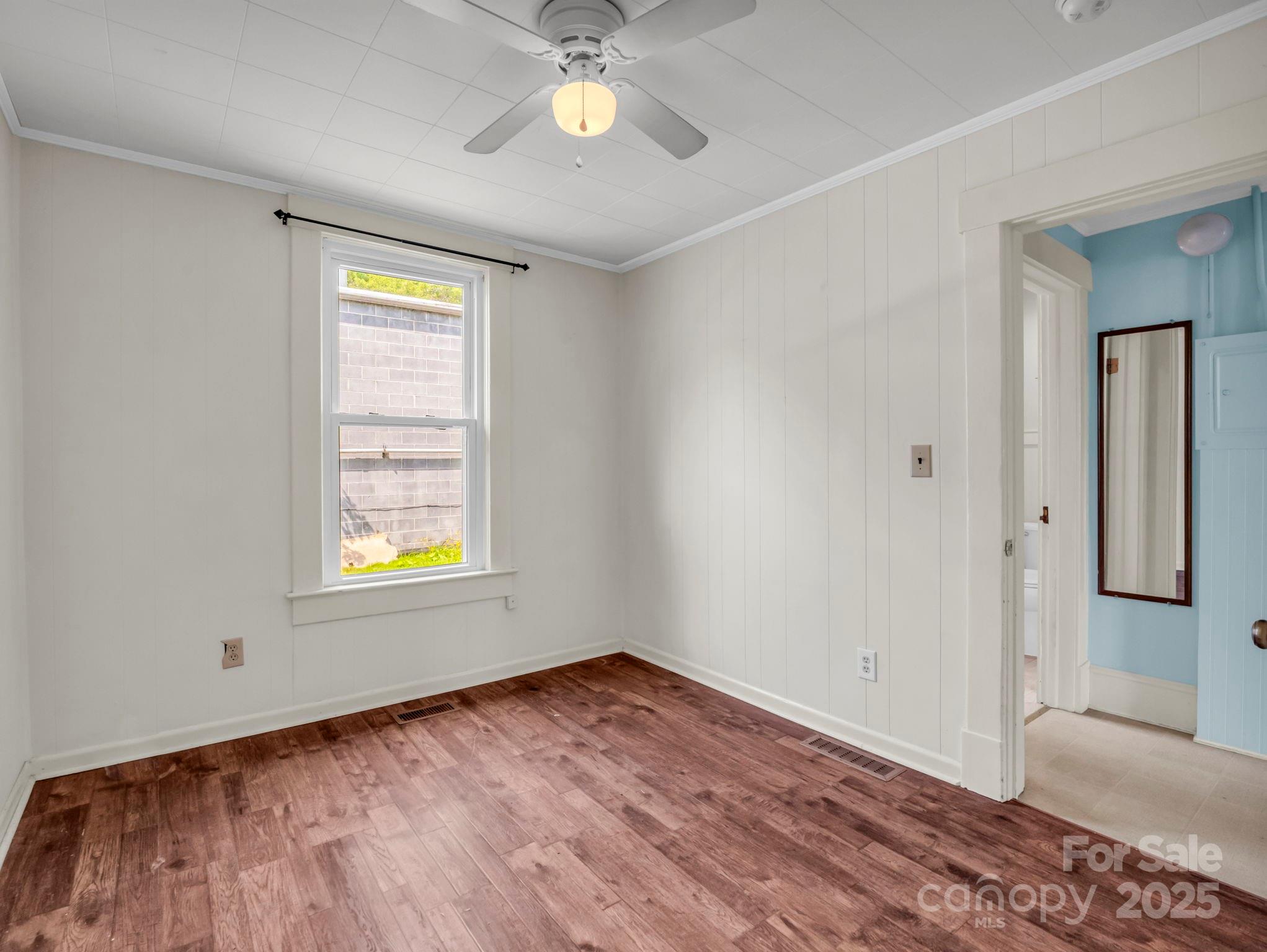 118 Railroad Avenue