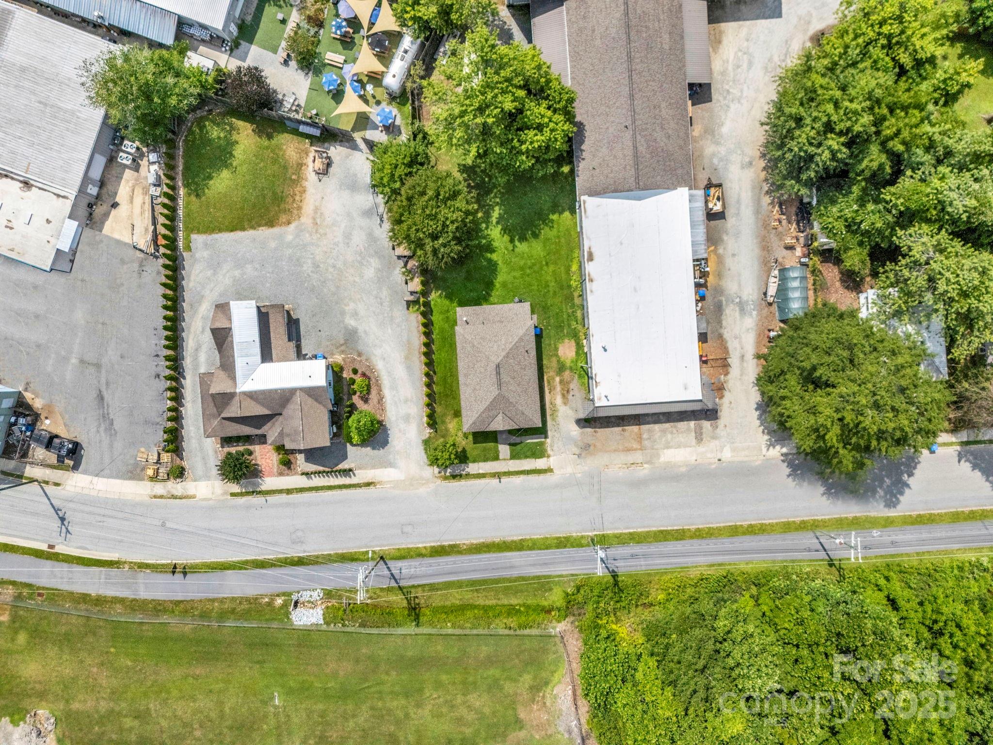 118 Railroad Avenue