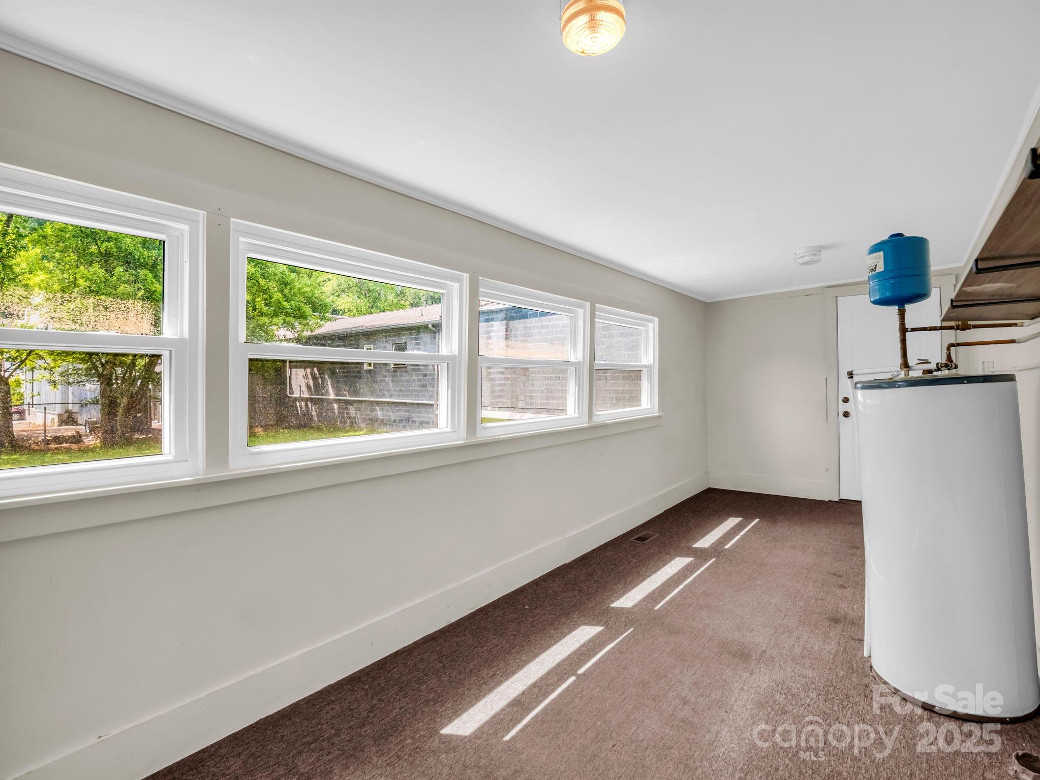 118 Railroad Avenue