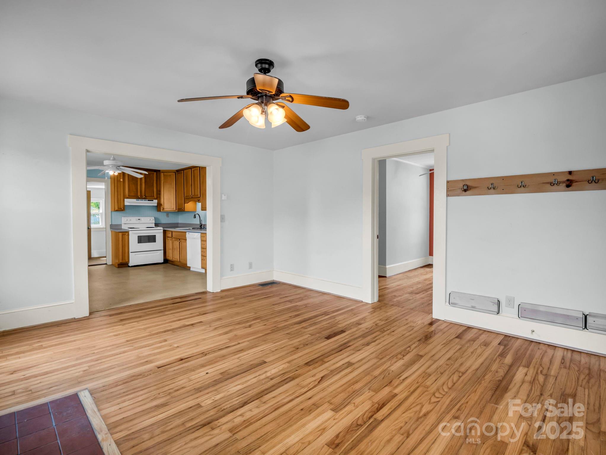 118 Railroad Avenue