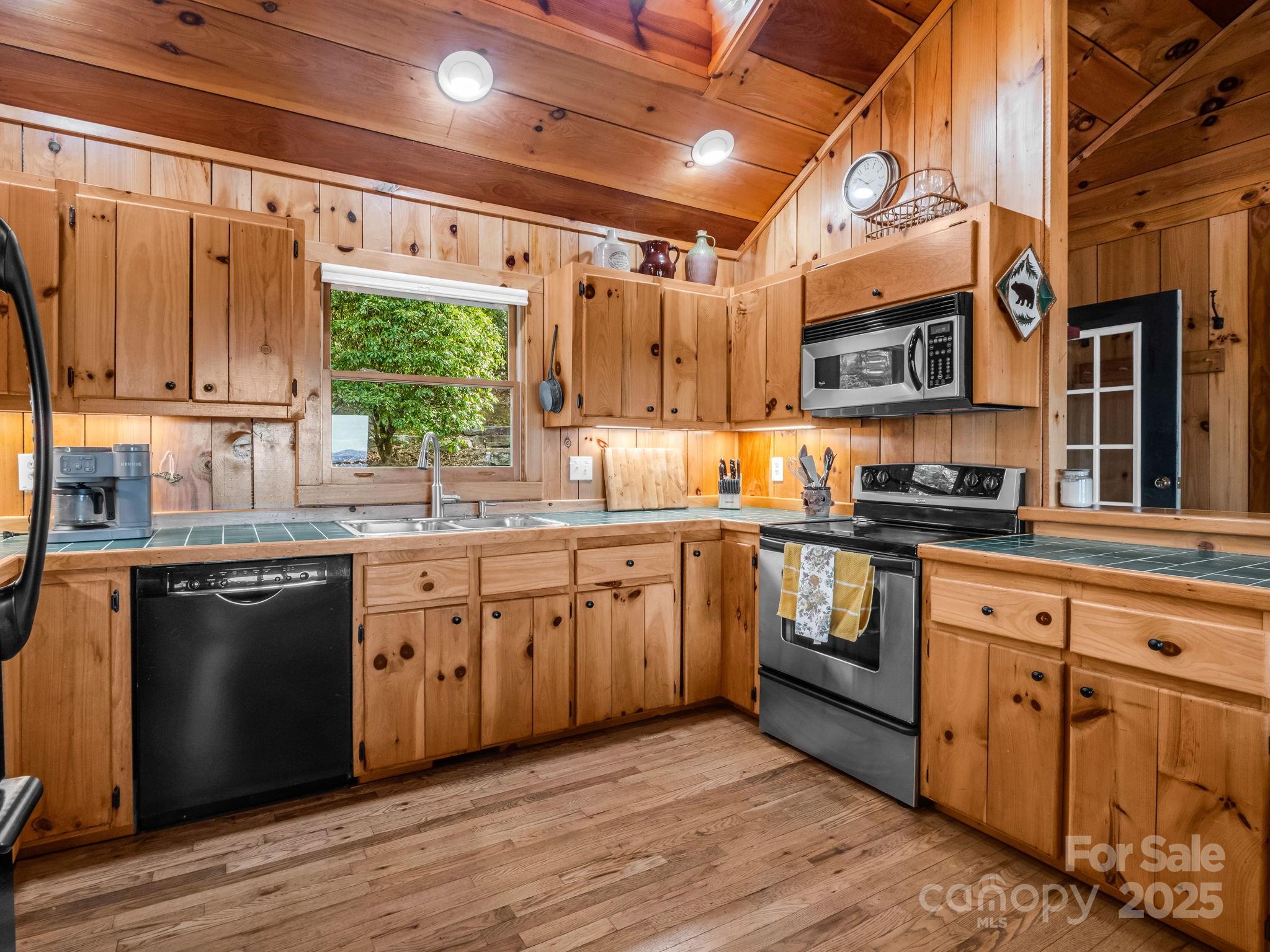 1692 Becky Mountain Road