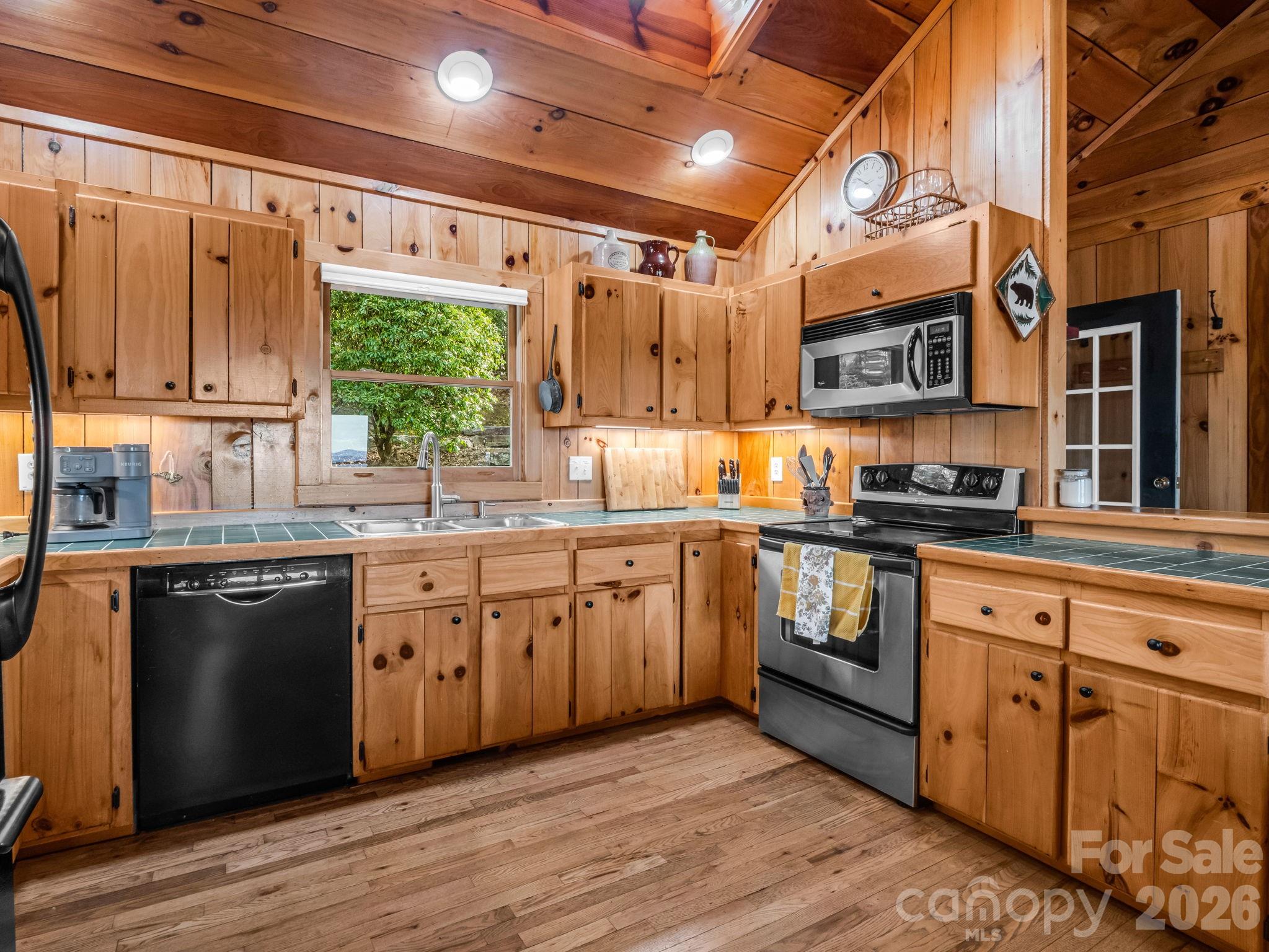 1692 Becky Mountain Road