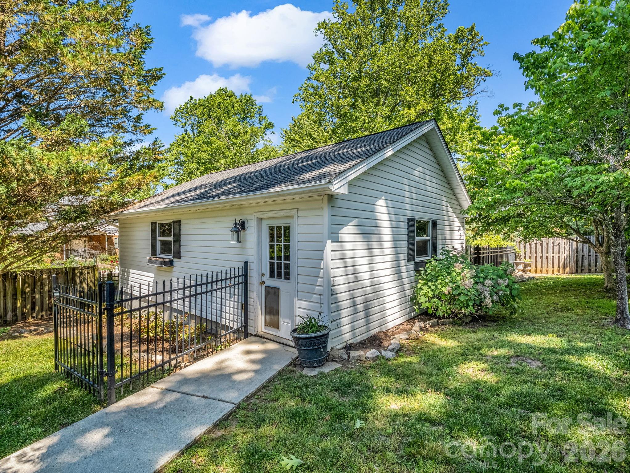536 Maple Street