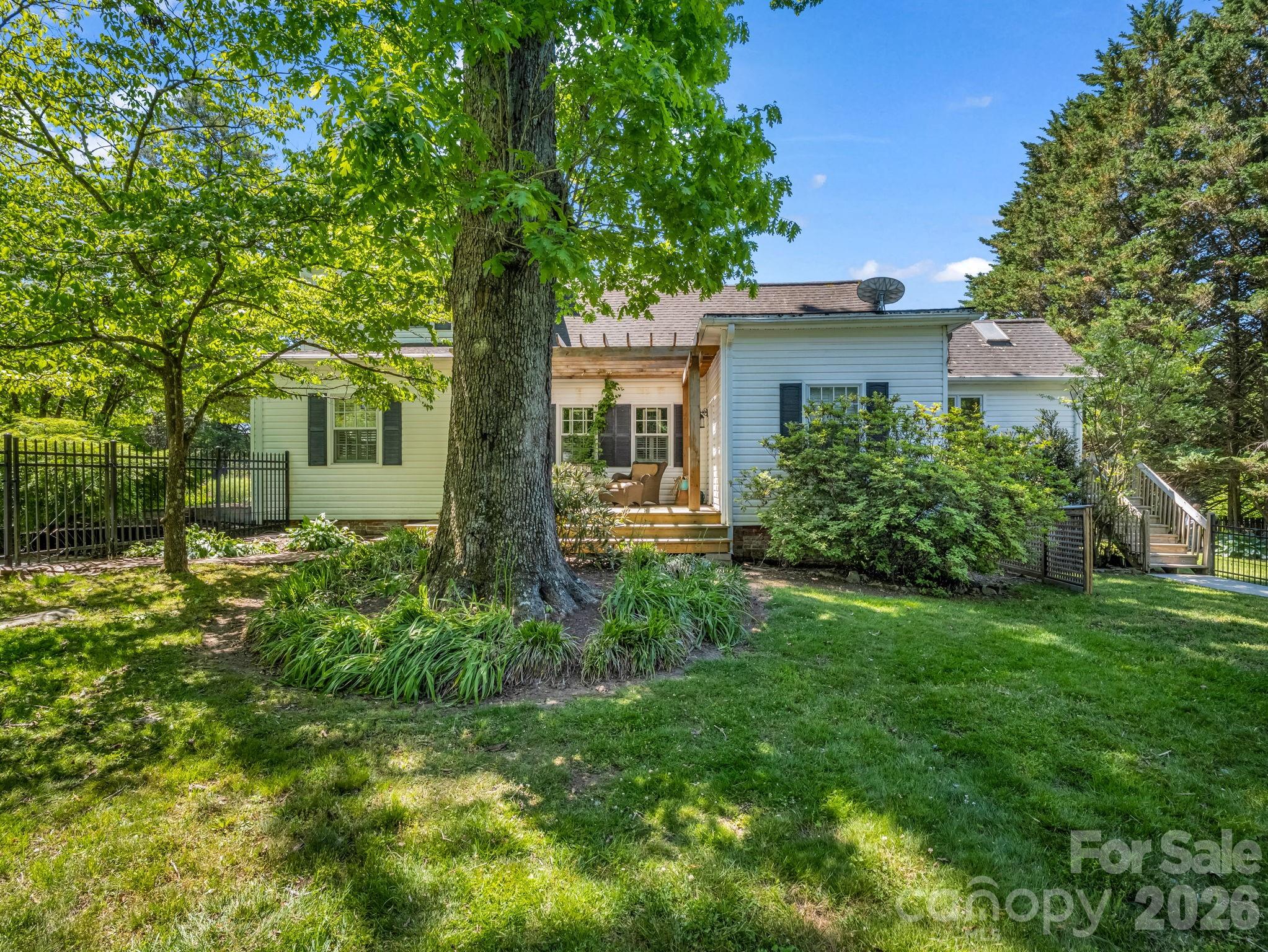536 Maple Street