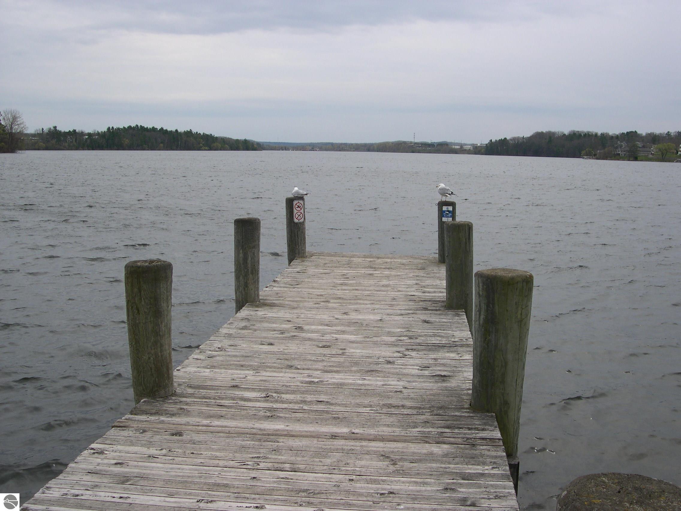 1629 Edgewater Ridge