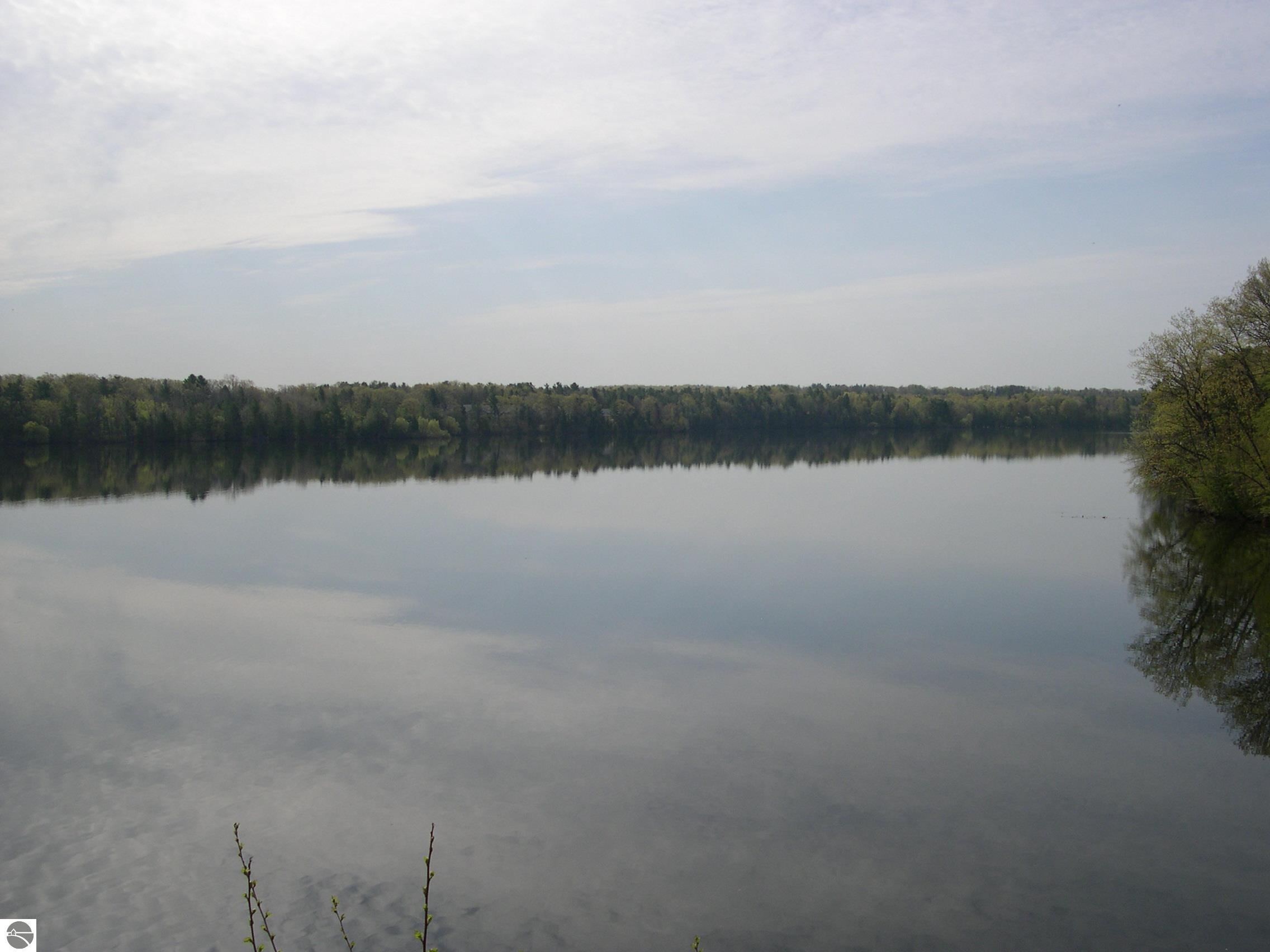 1629 Edgewater Ridge