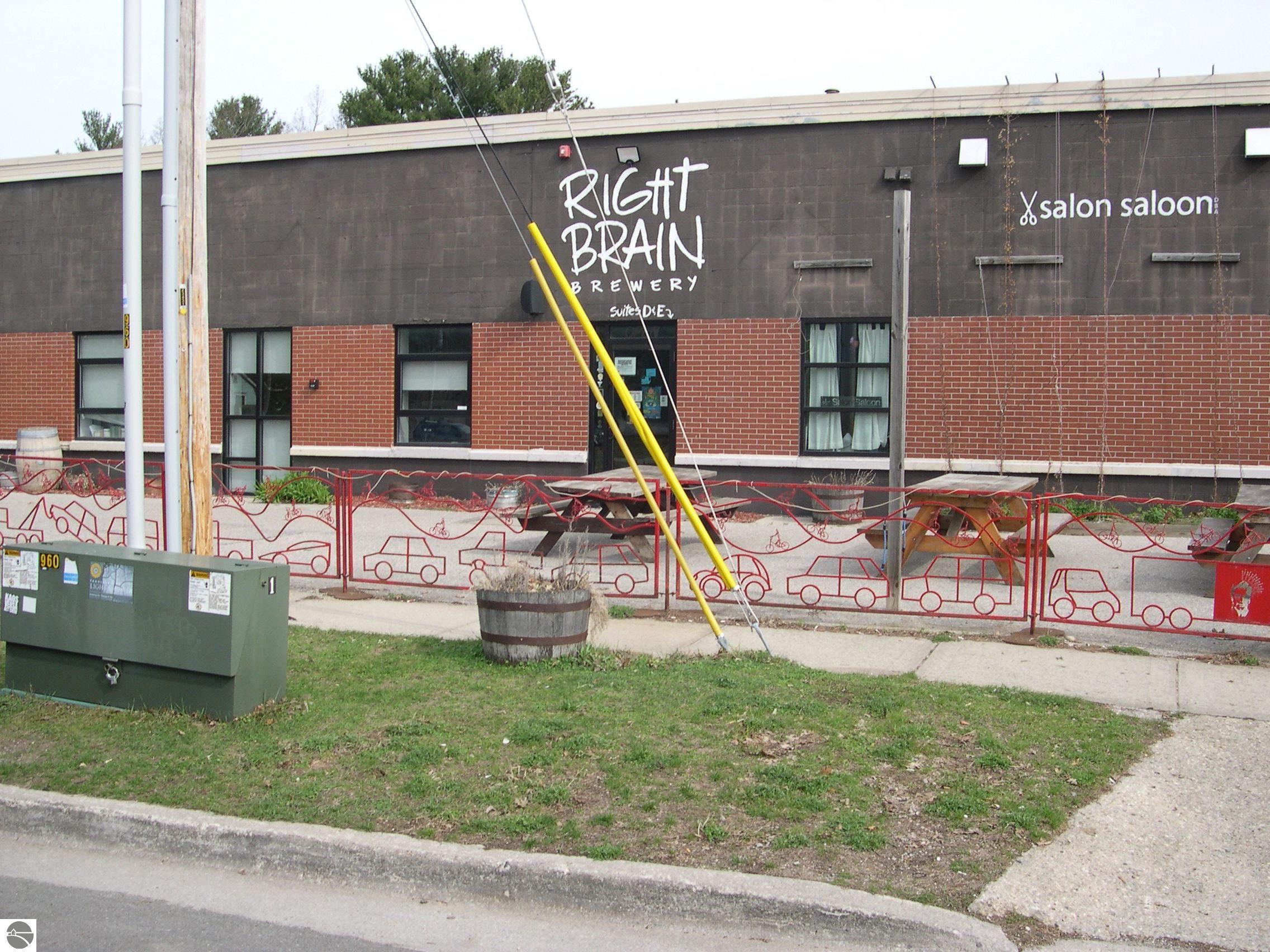 1629 Edgewater Ridge