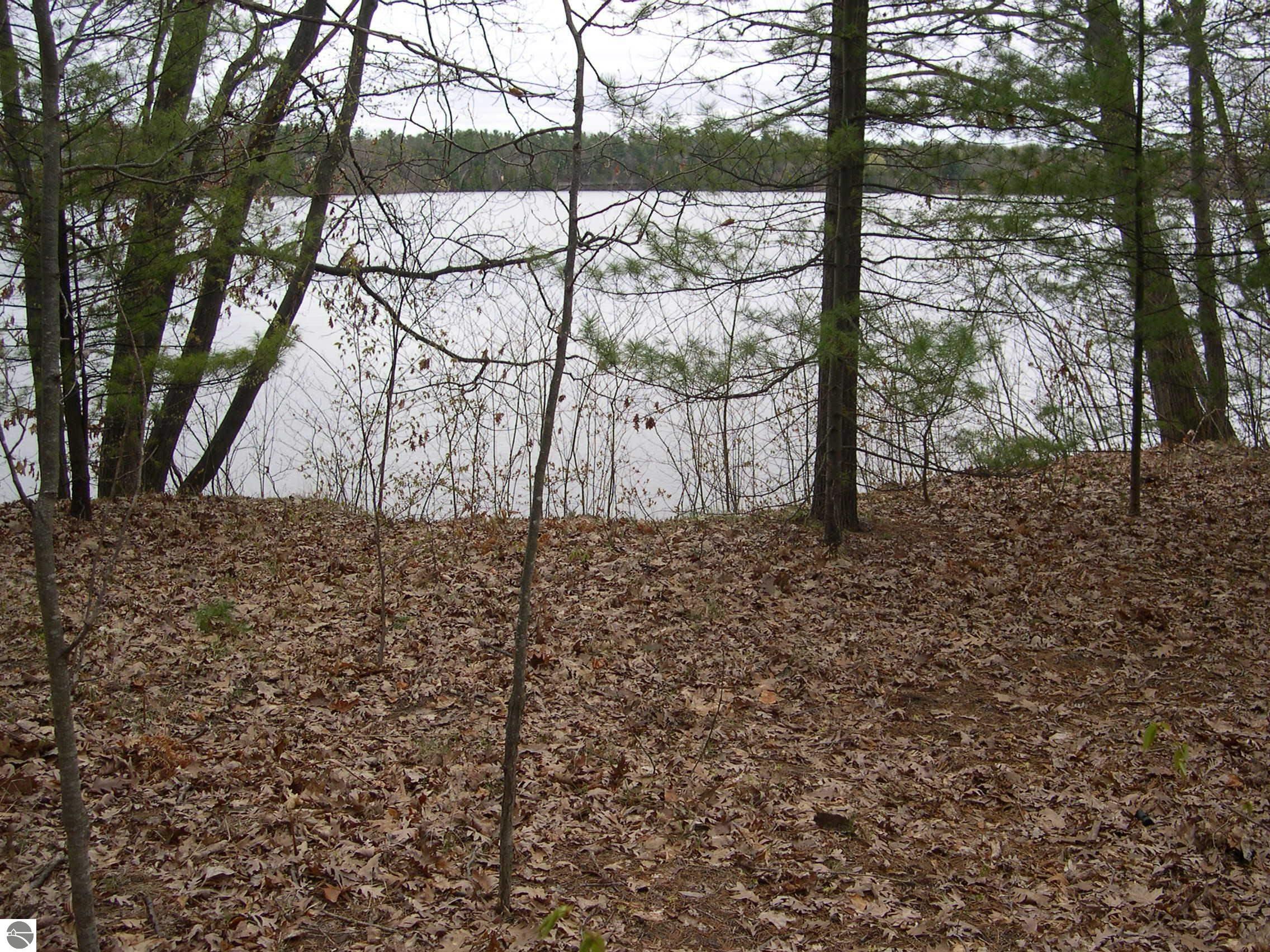 1629 Edgewater Ridge