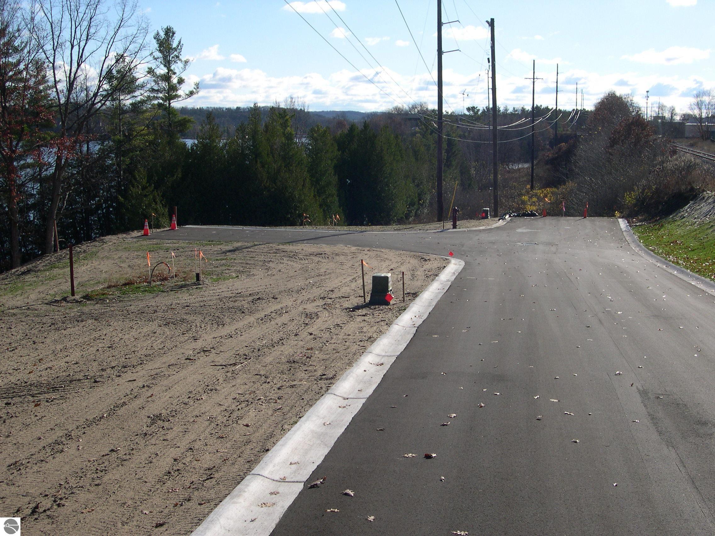 1629 Edgewater Ridge