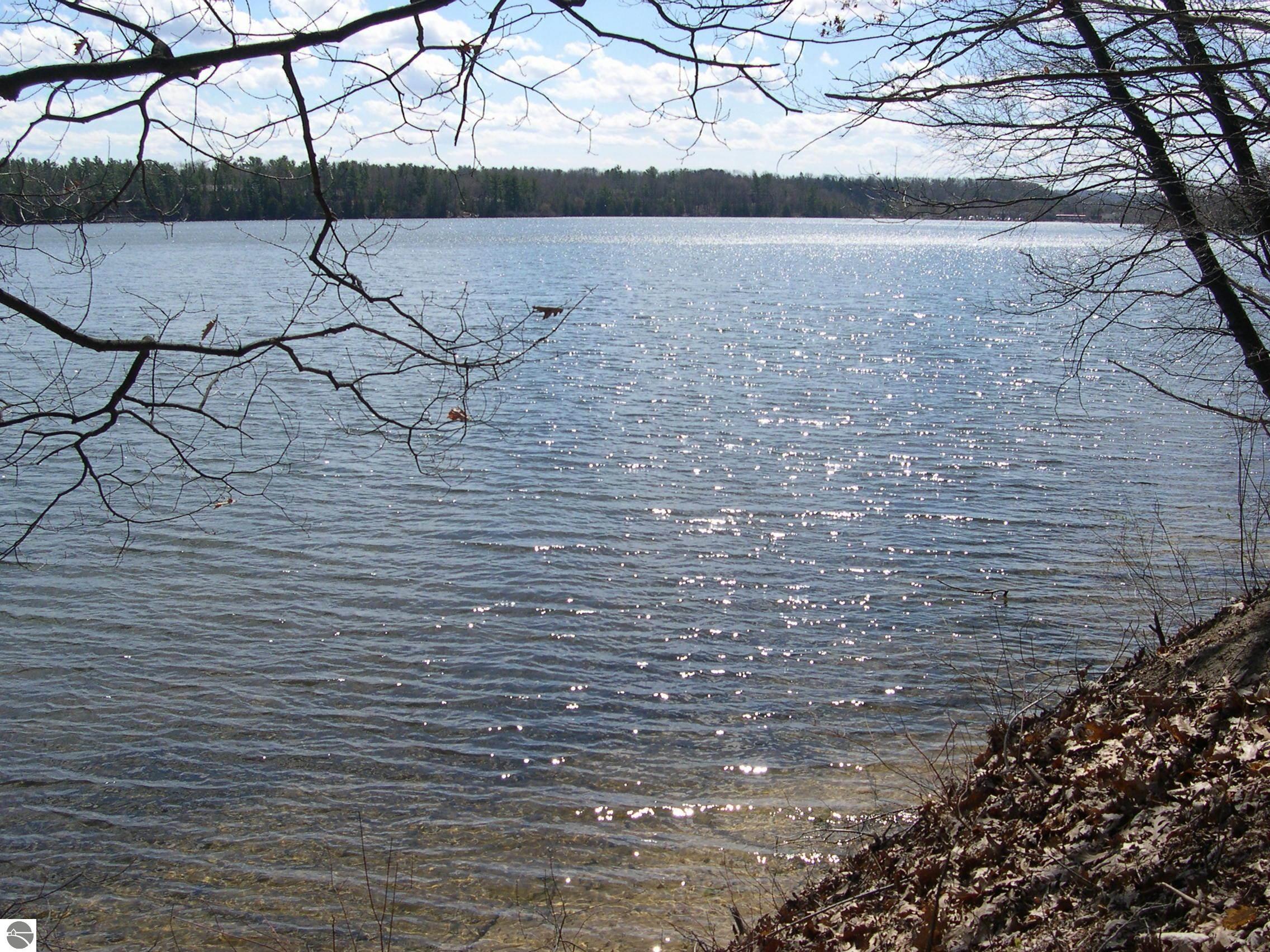 1629 Edgewater Ridge