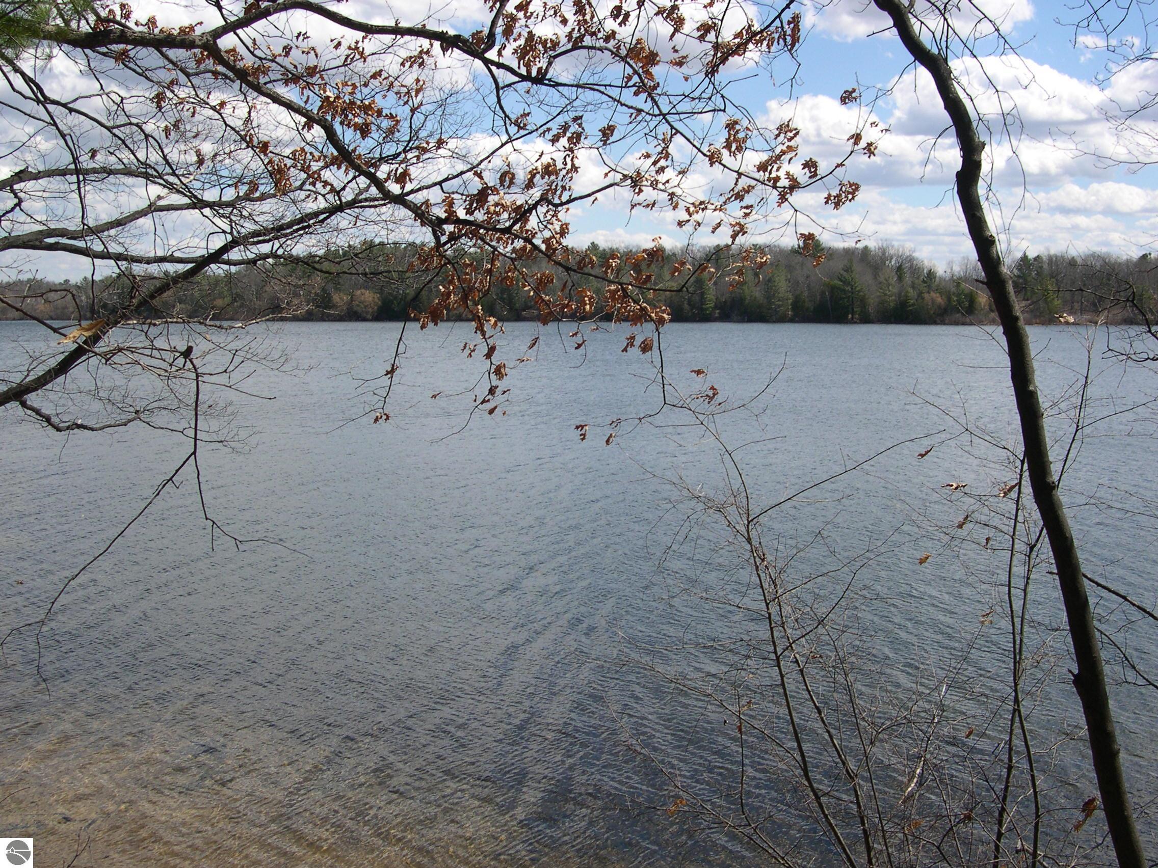 1629 Edgewater Ridge