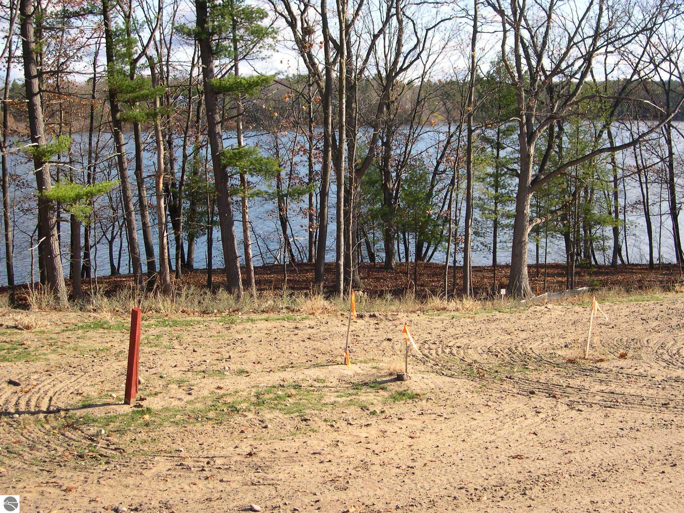 1629 Edgewater Ridge