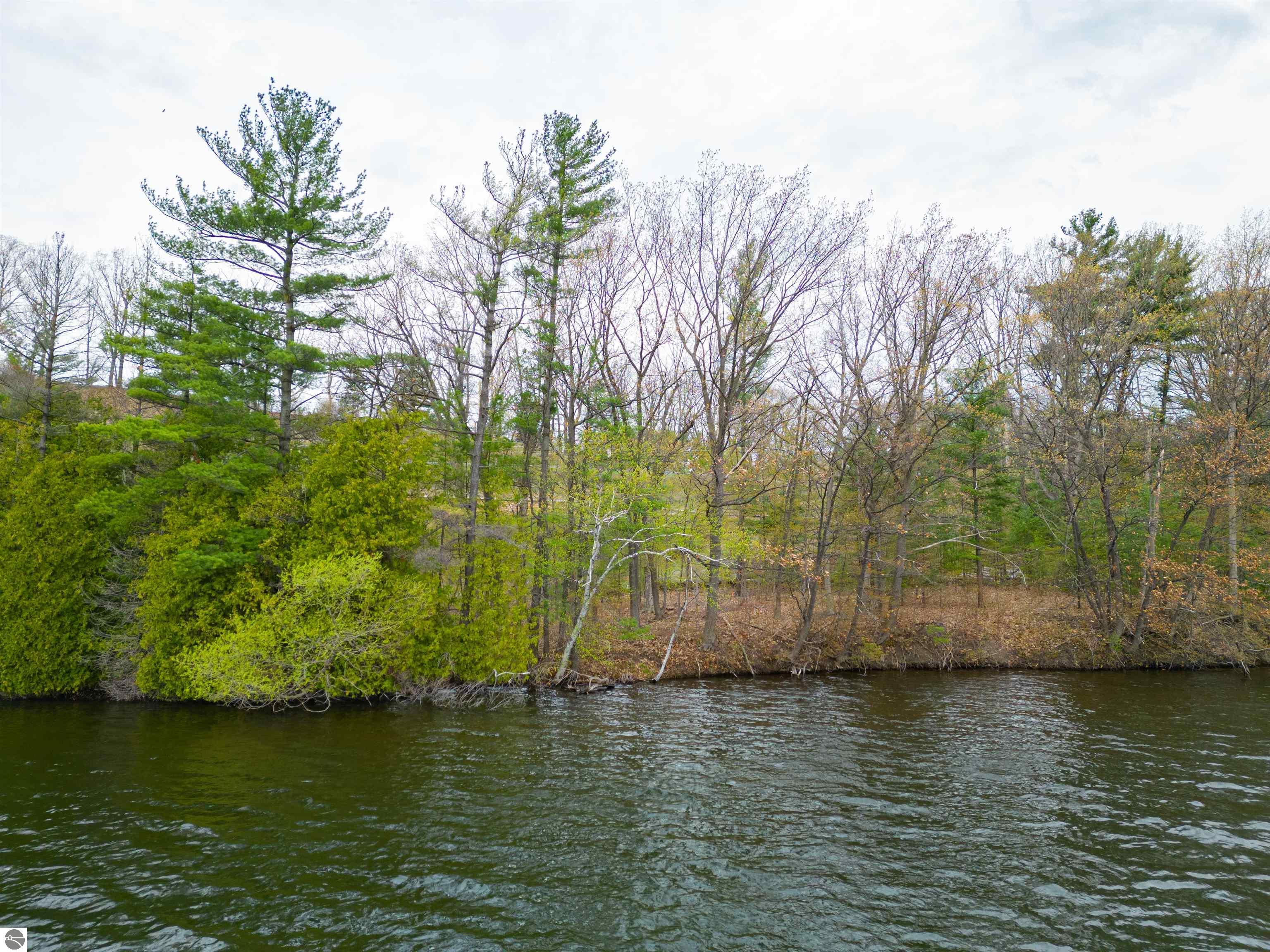 1637 Edgewater Ridge