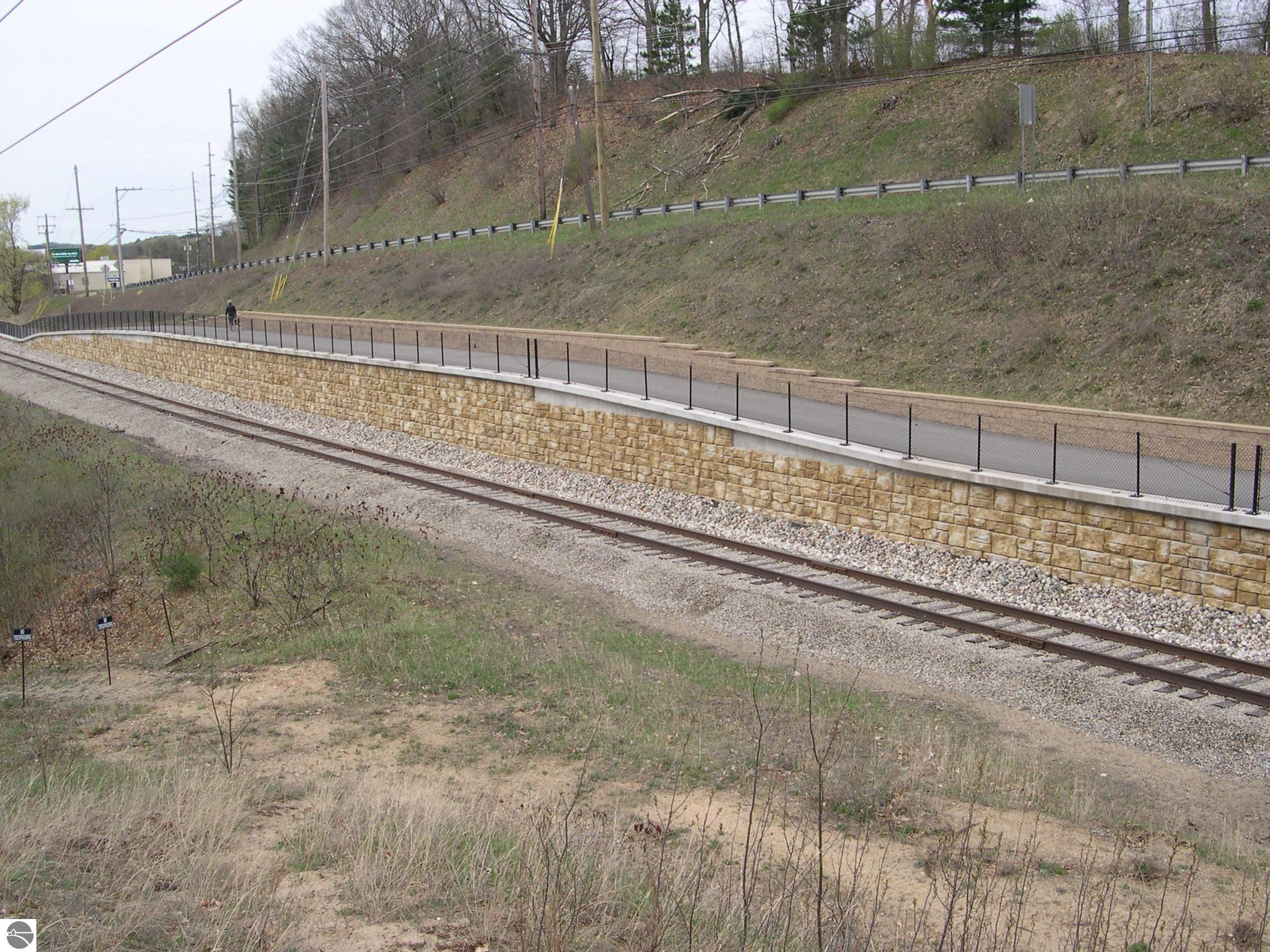 1637 Edgewater Ridge