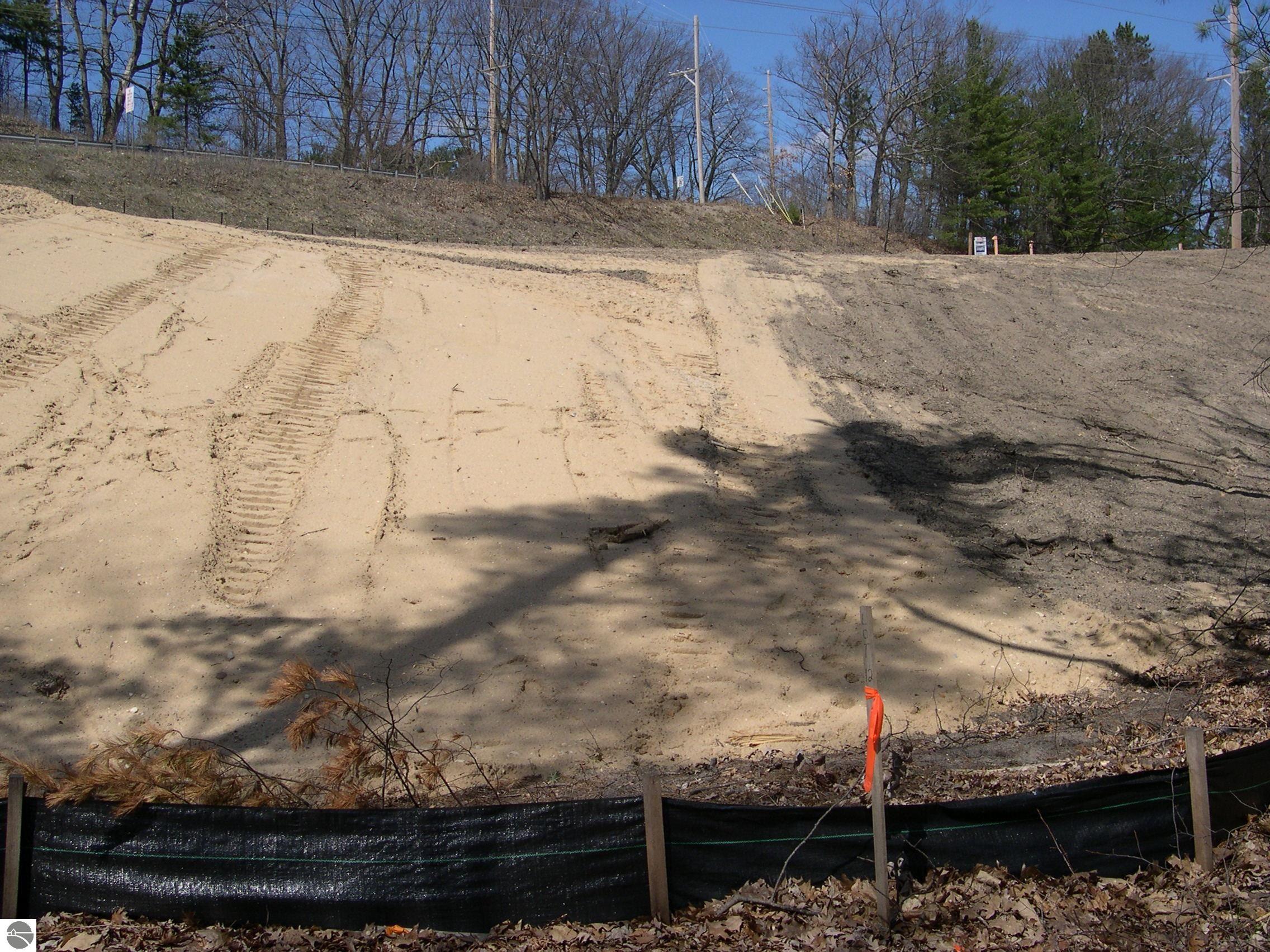 1637 Edgewater Ridge