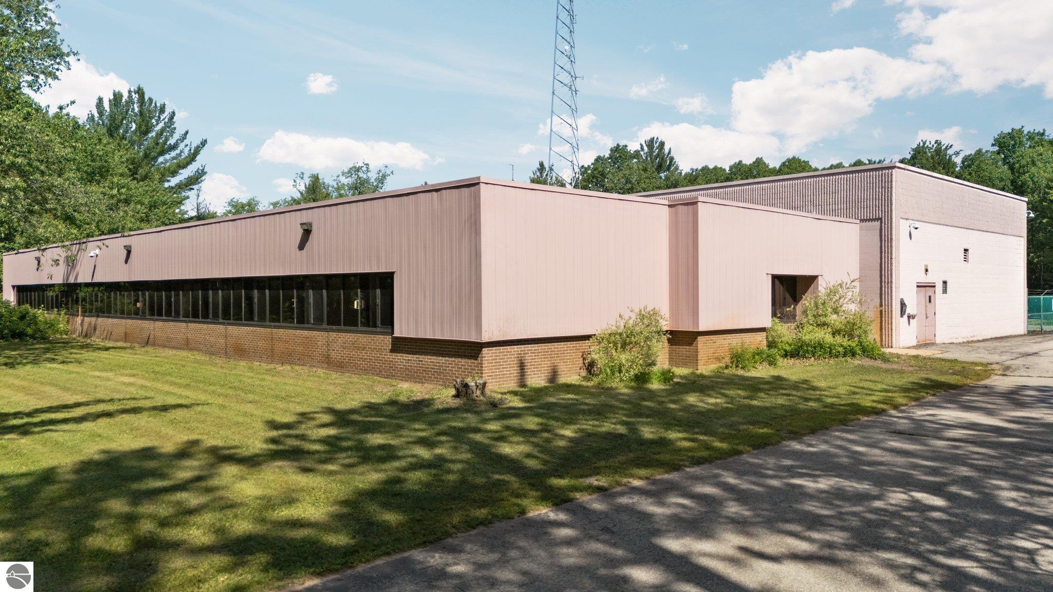 890 Island Lake Road