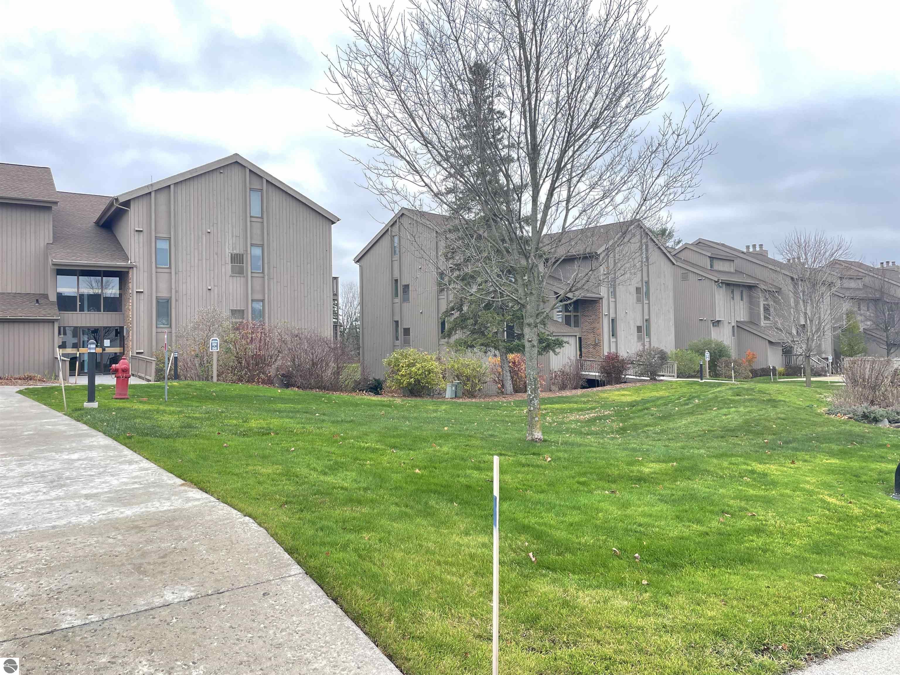 5539 Golfview Court # 24