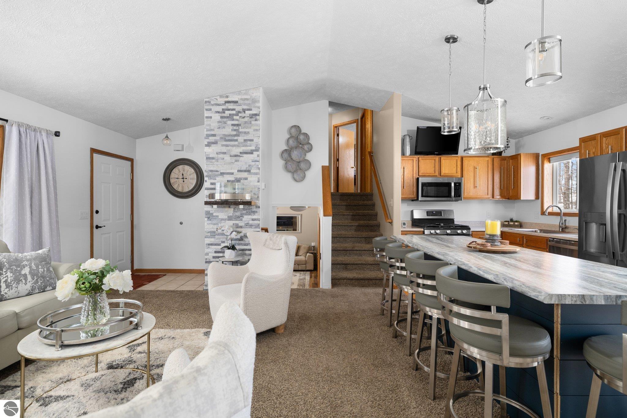2204 Woodcock Lane