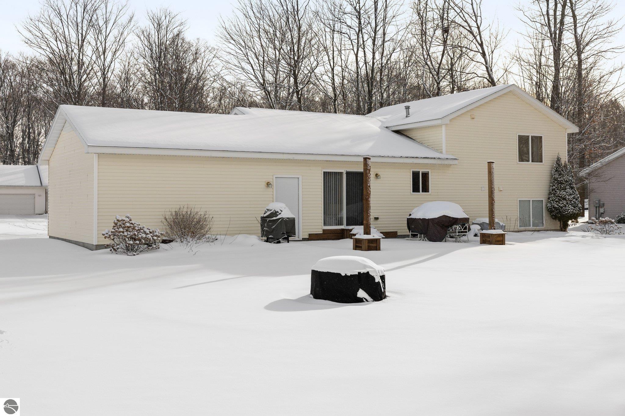 2204 Woodcock Lane