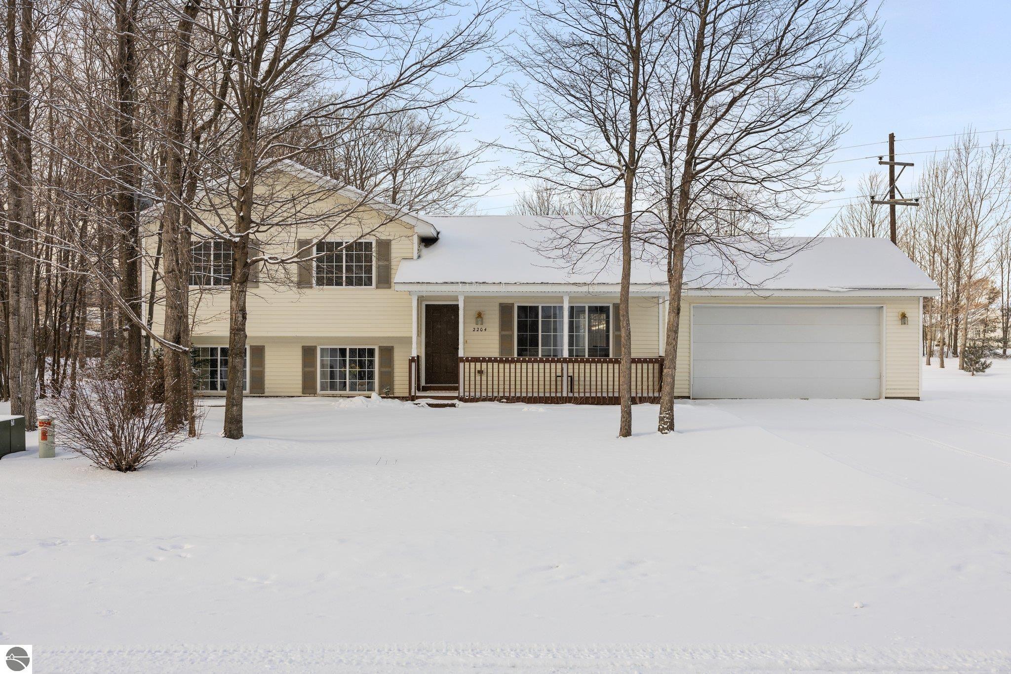 2204 Woodcock Lane