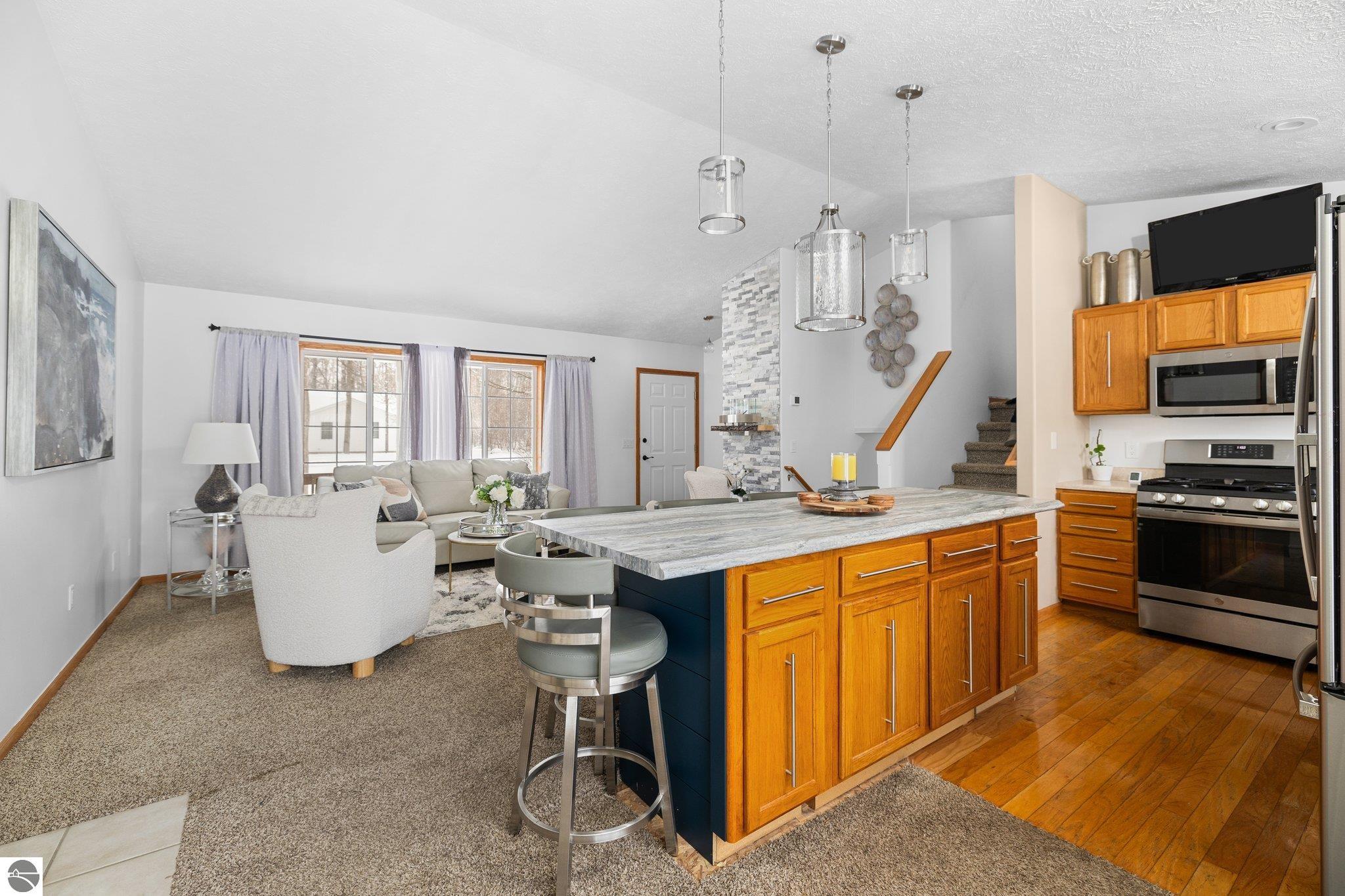 2204 Woodcock Lane