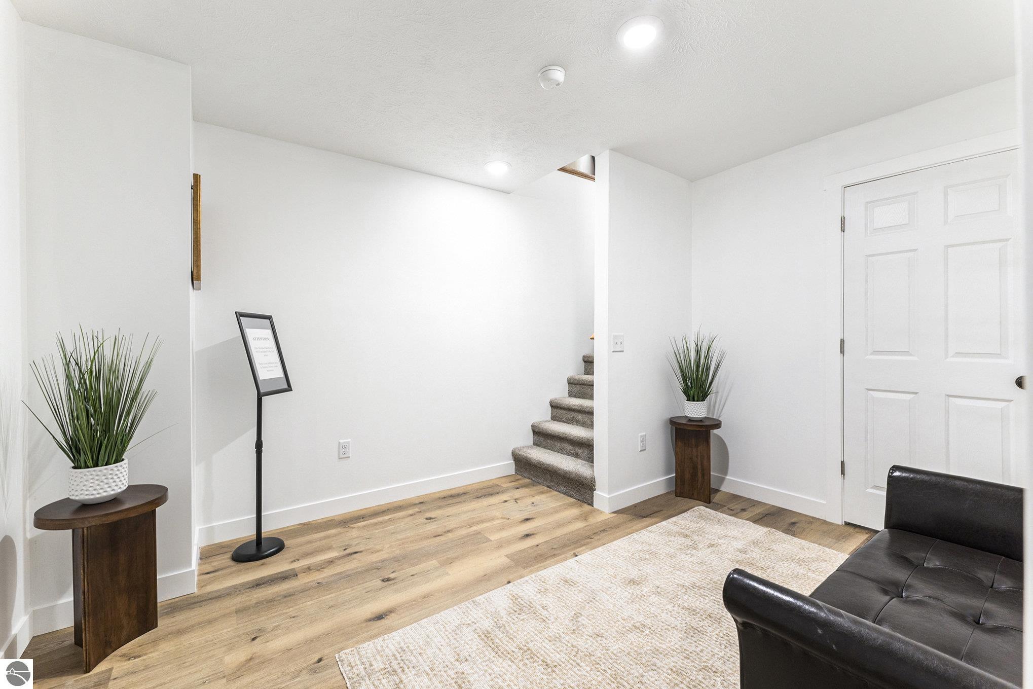 258 Thrive Boulevard # 9