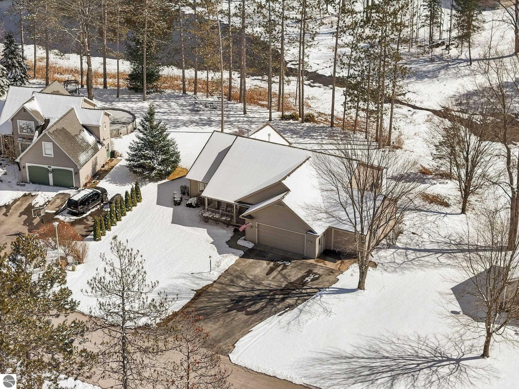 1546 Nightingale Lane