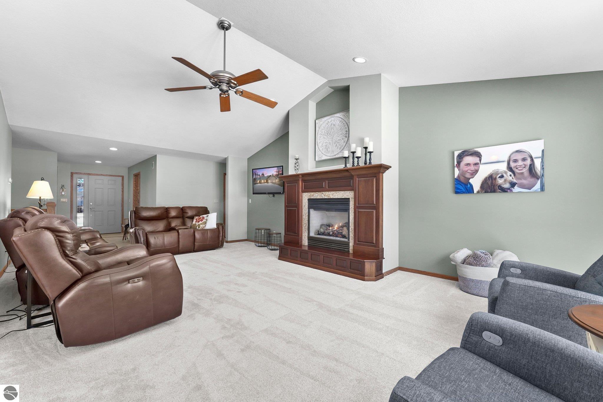 1546 Nightingale Lane
