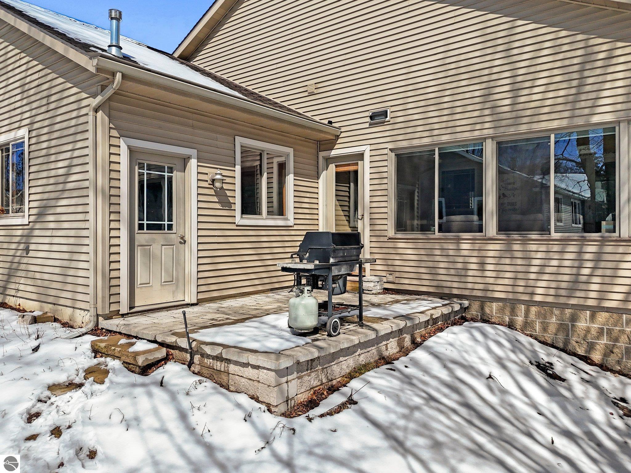1546 Nightingale Lane