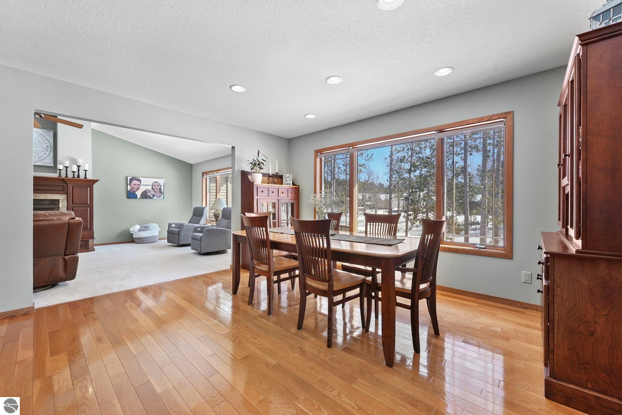 1546 Nightingale Lane