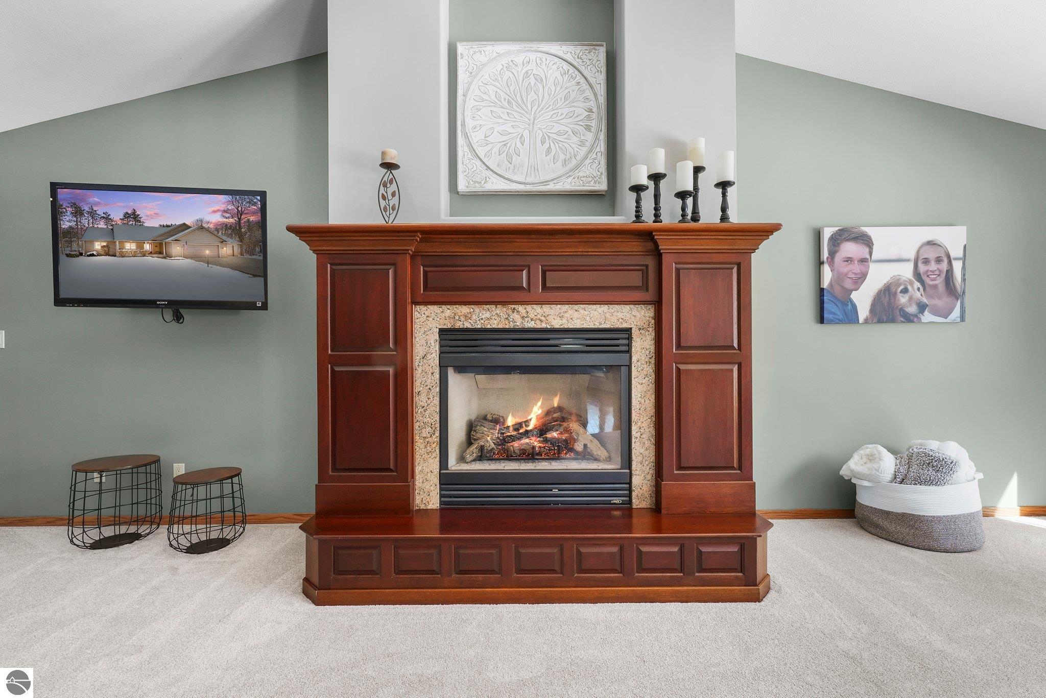 1546 Nightingale Lane