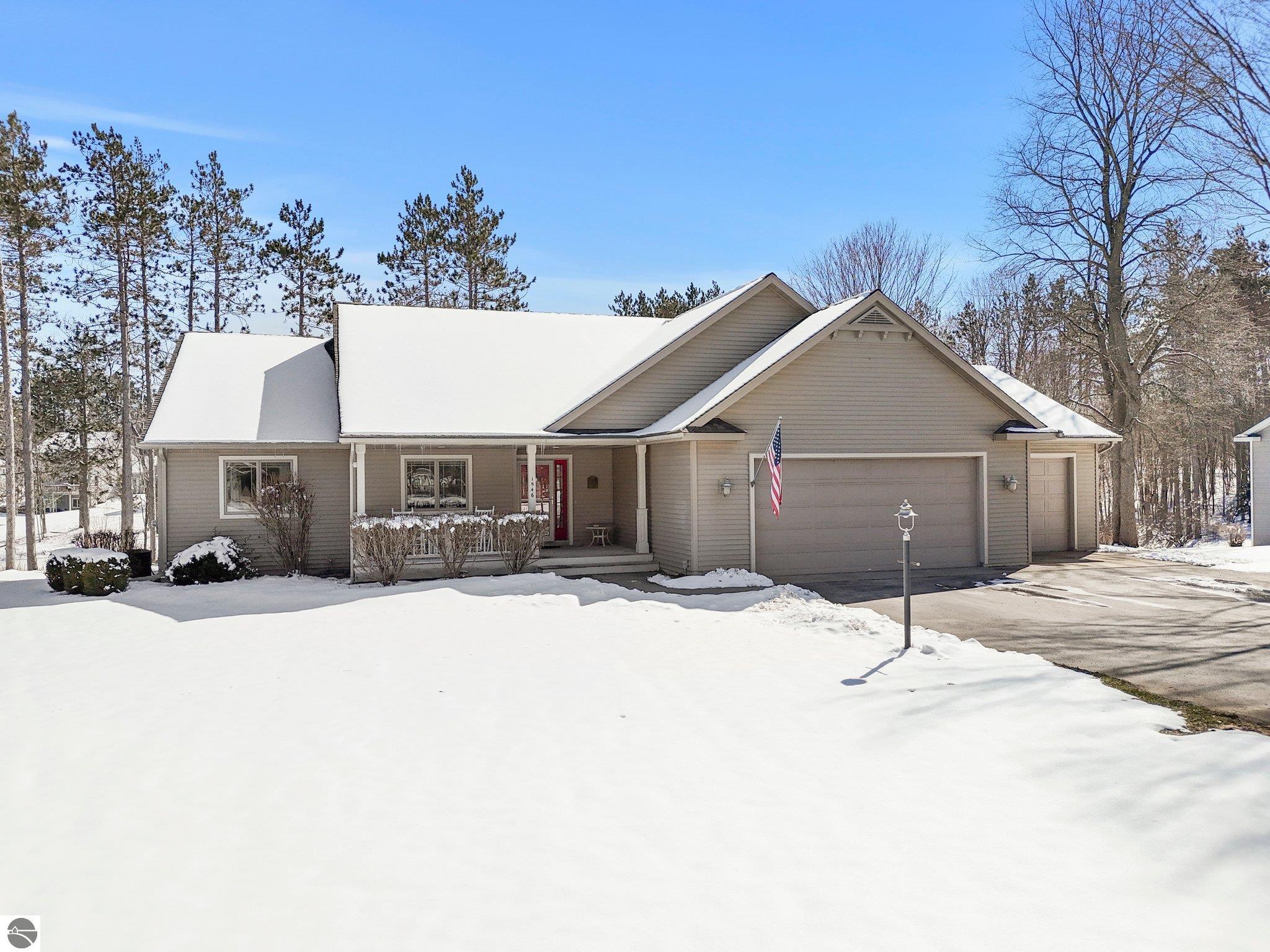 1546 Nightingale Lane