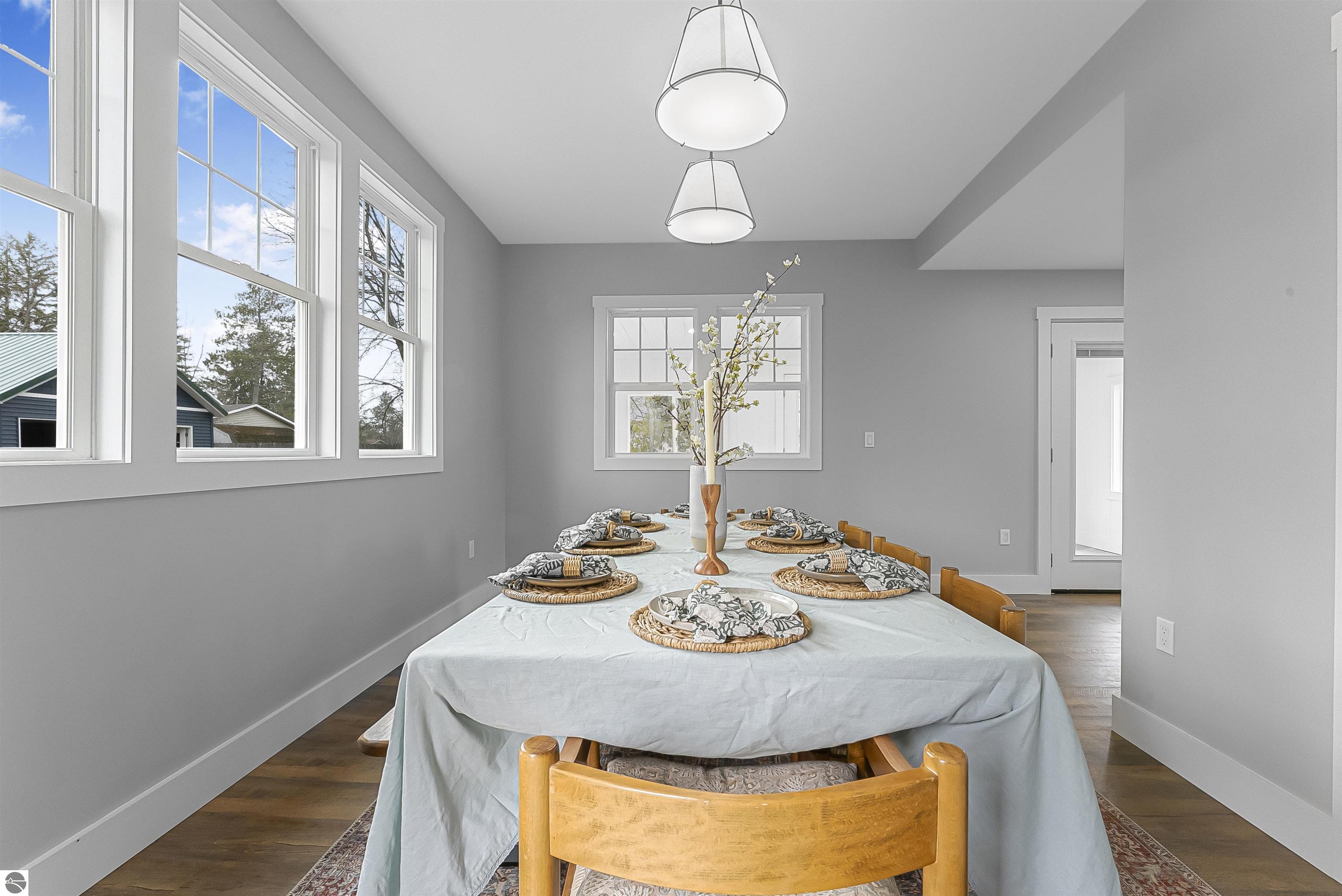 302 W Dresden Street