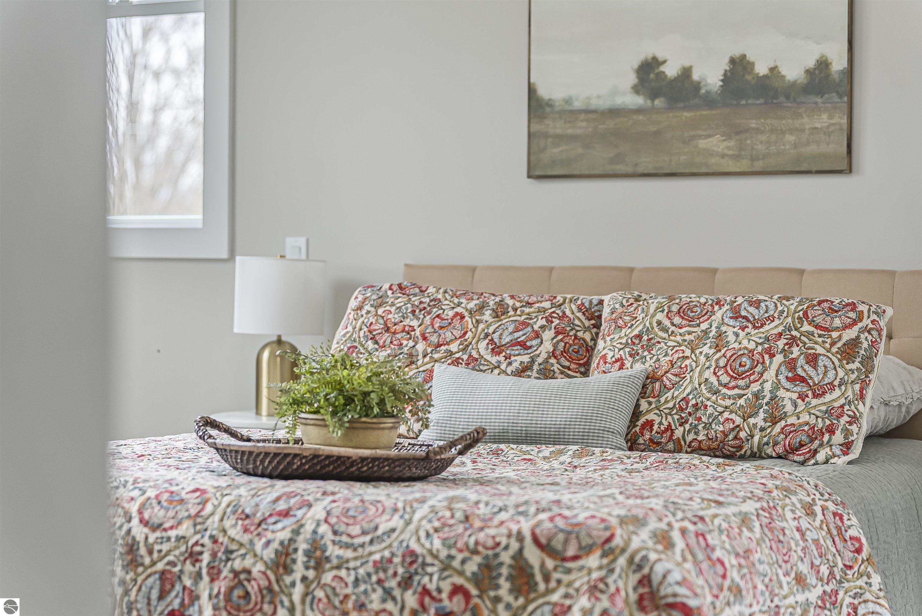 302 W Dresden Street