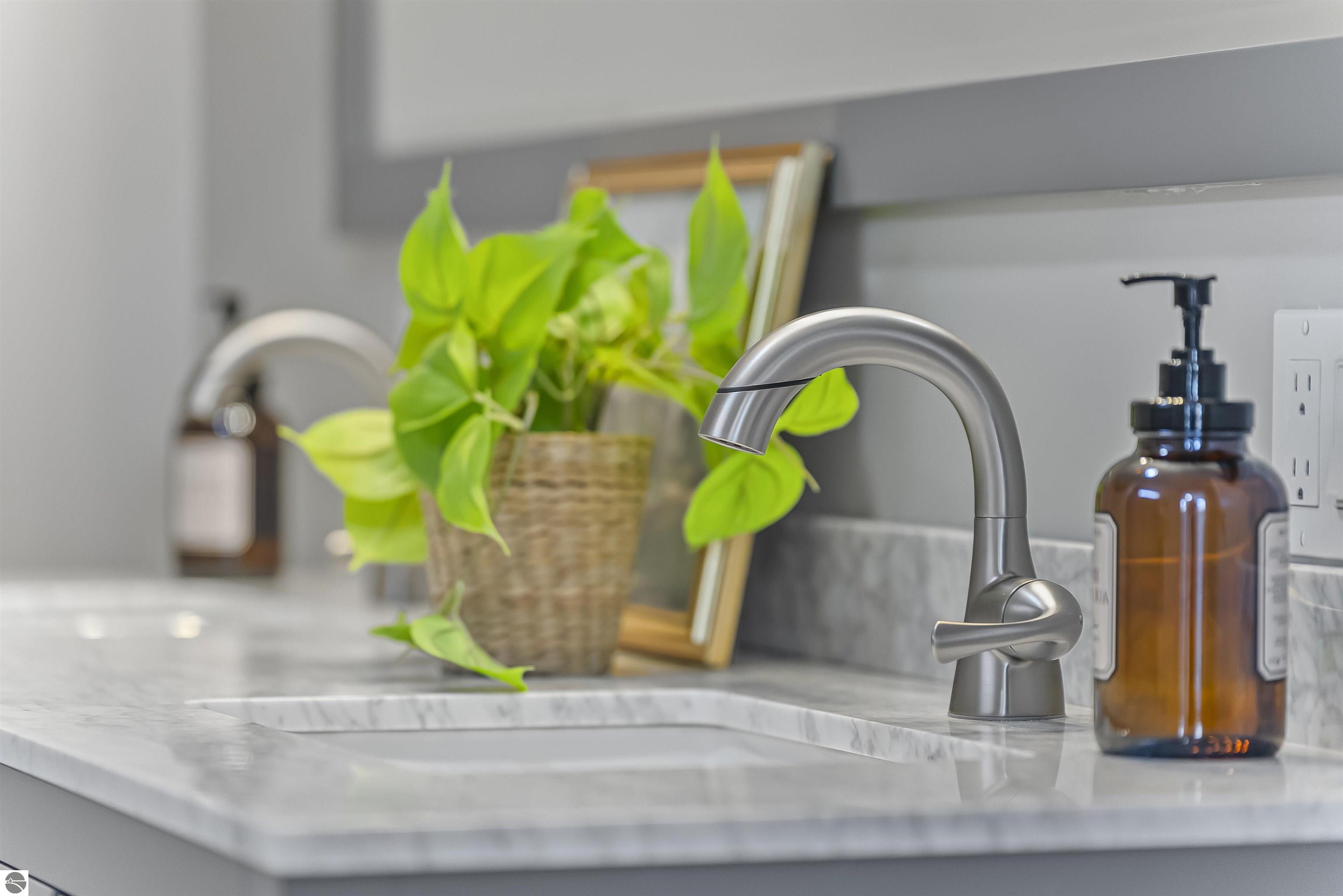 302 W Dresden Street